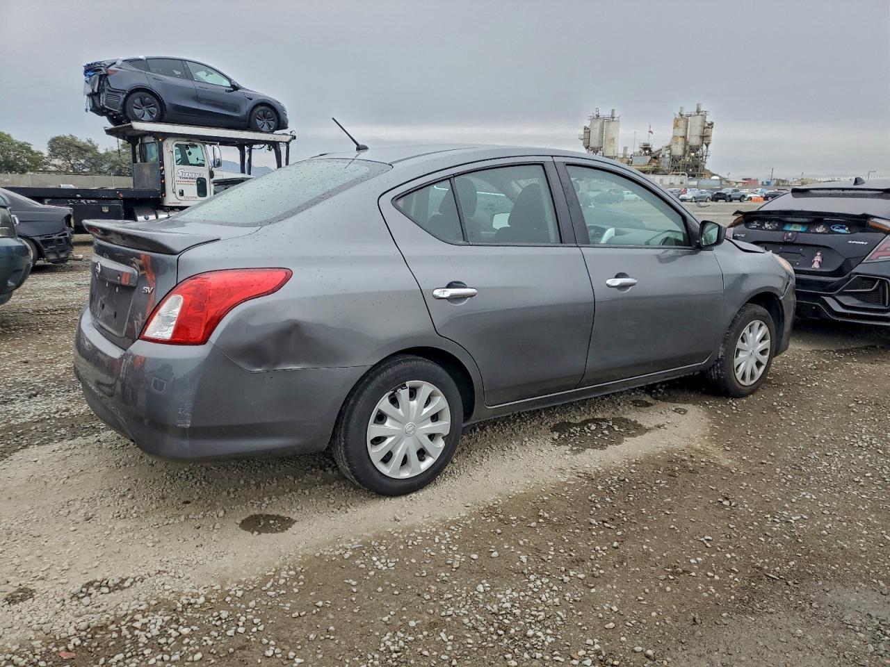 2017 NISSAN VERSA