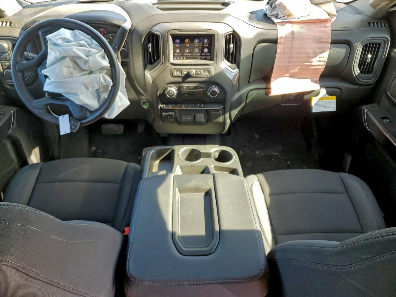 2024 CHEVROLET Silverado