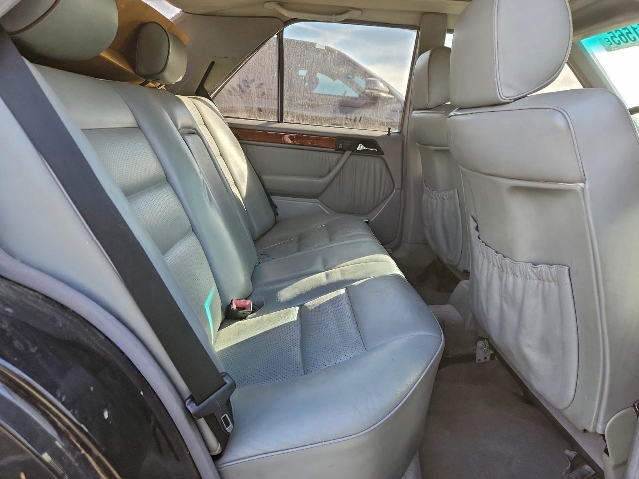 1995 MERCEDES-BENZ E-Class