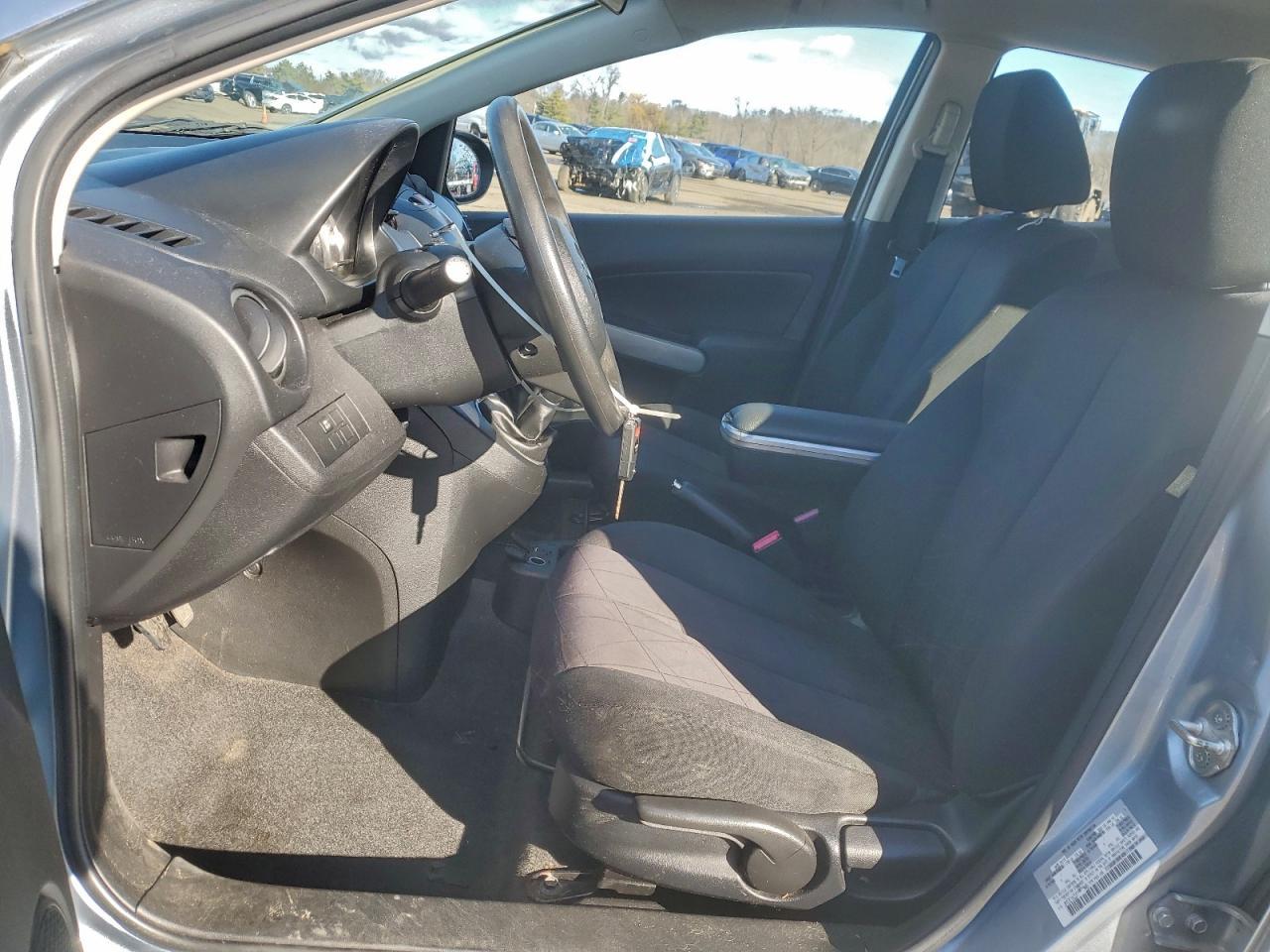 2013 MAZDA 2