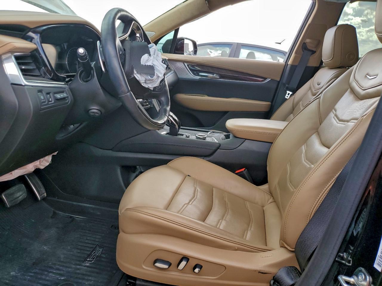 2024 CADILLAC XT6