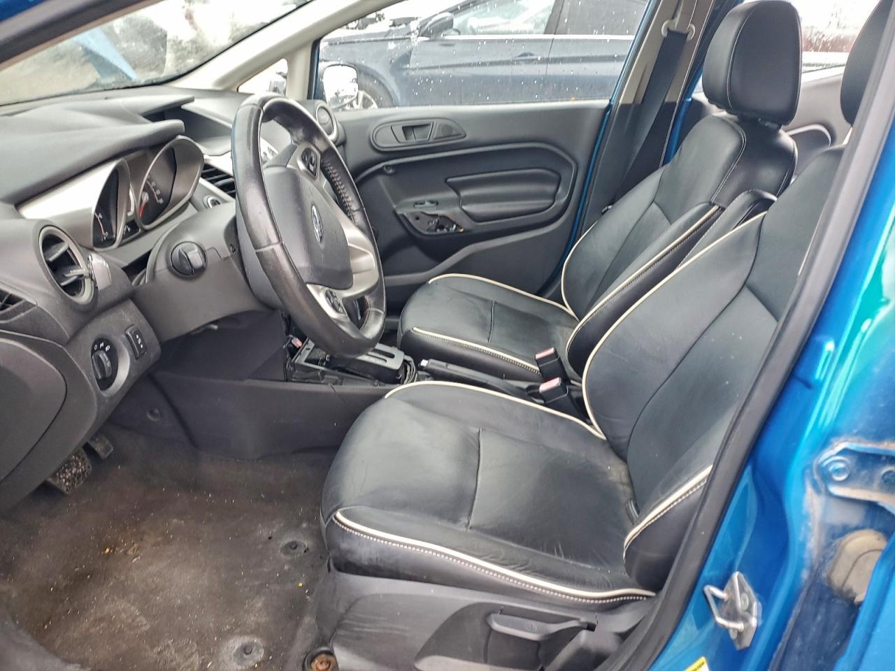 2013 FORD Fiesta