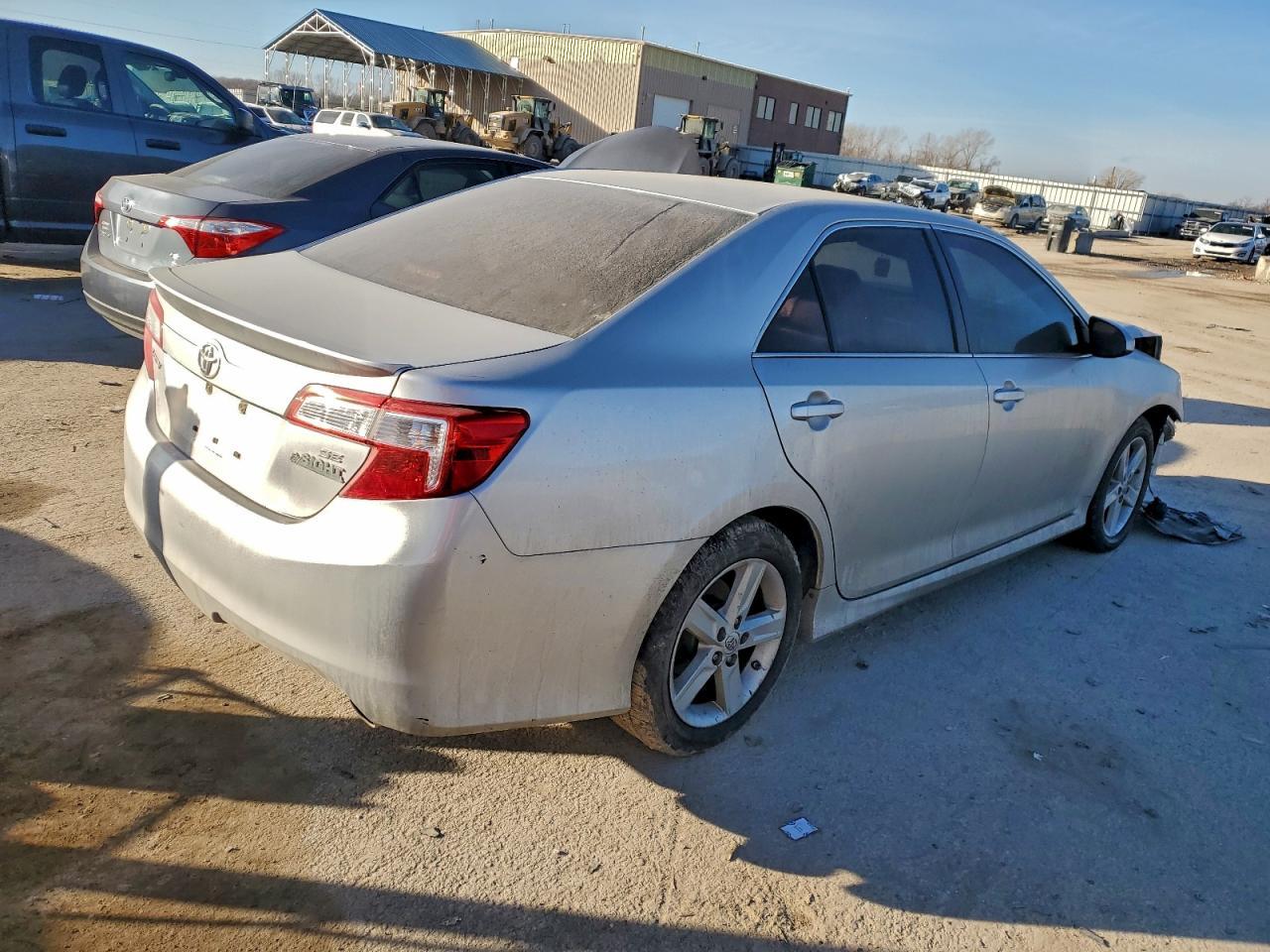 2014 TOYOTA CAMRY