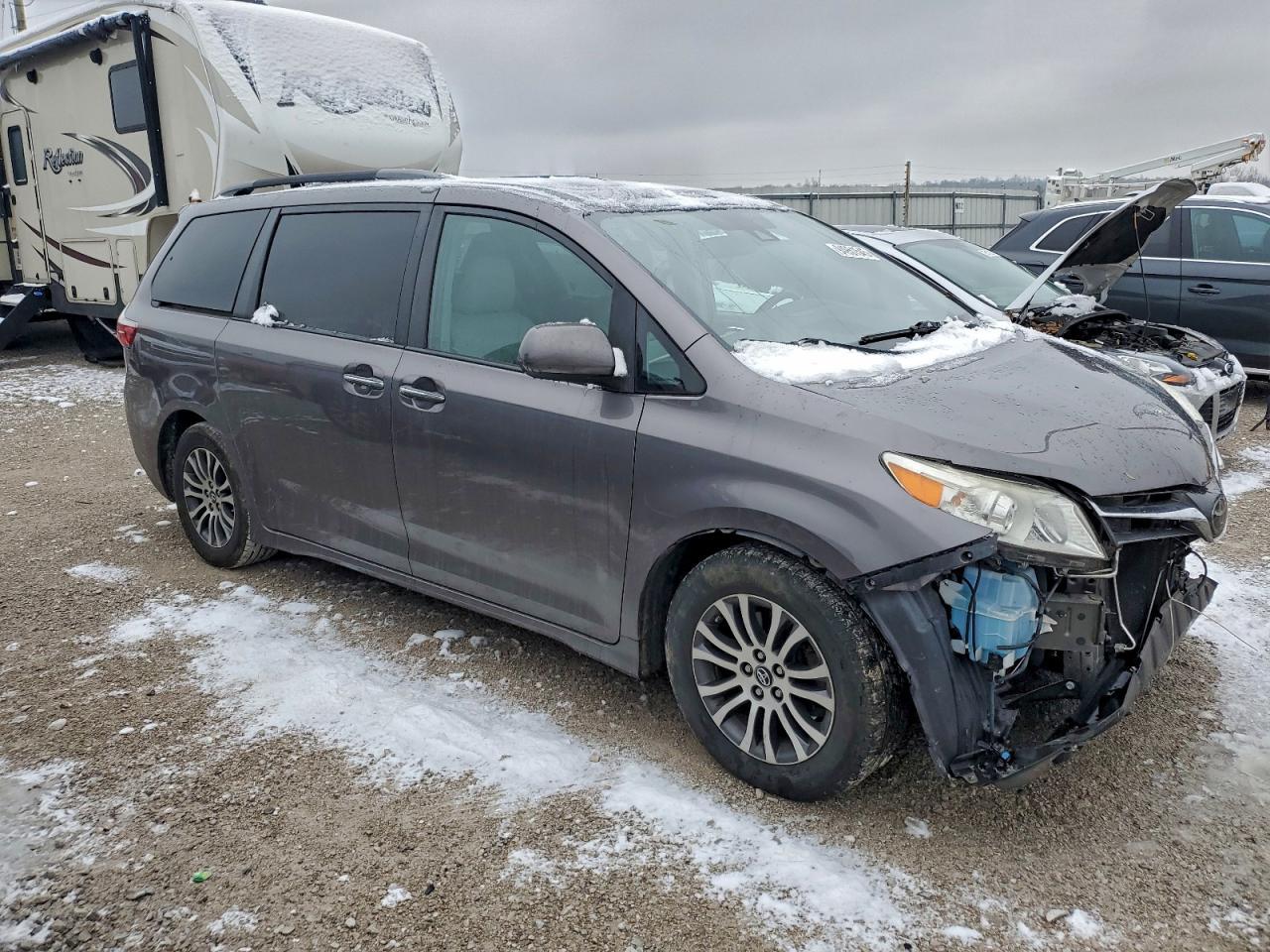 2018 TOYOTA SIENNA