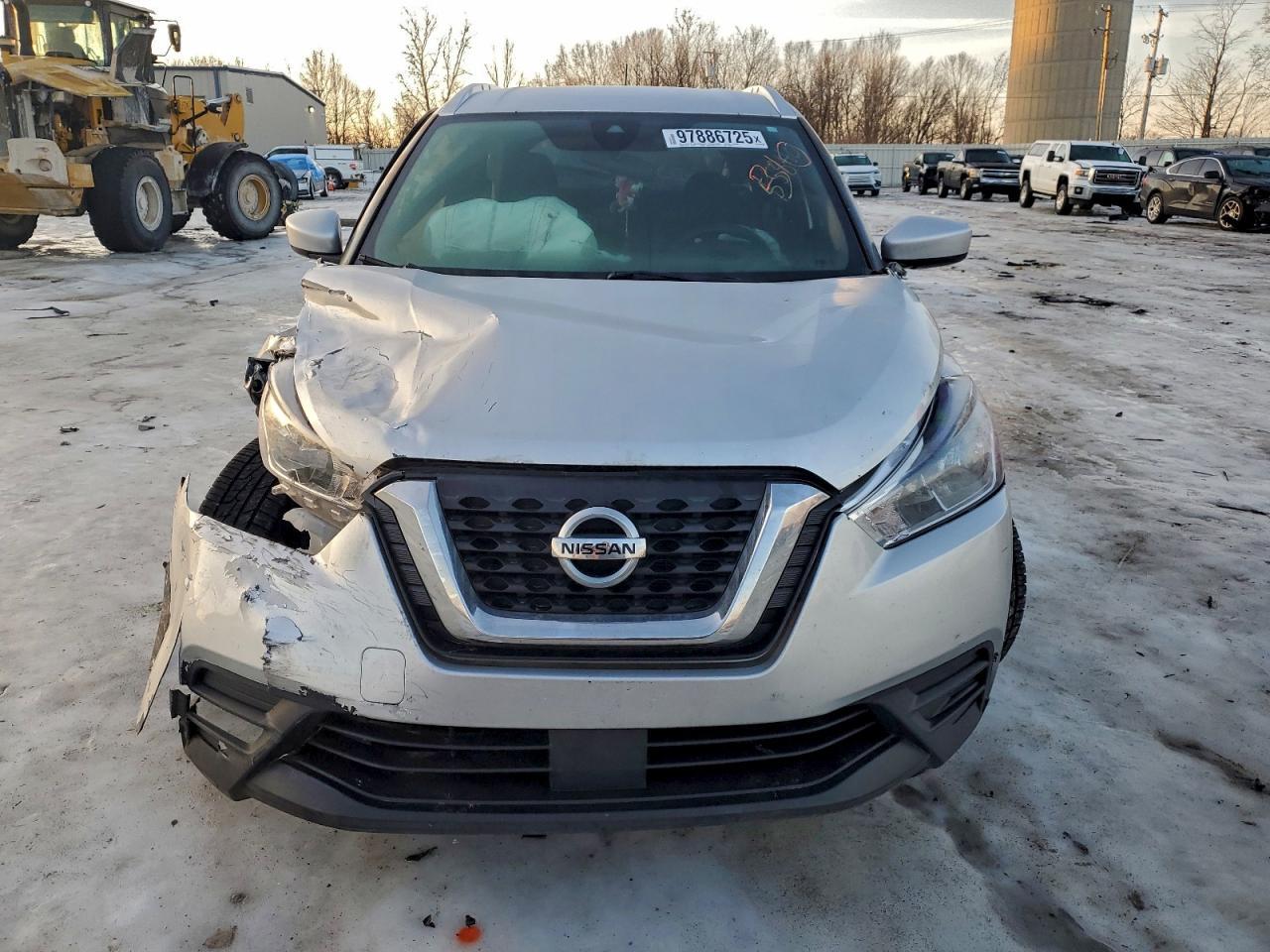 2020 NISSAN KICKS