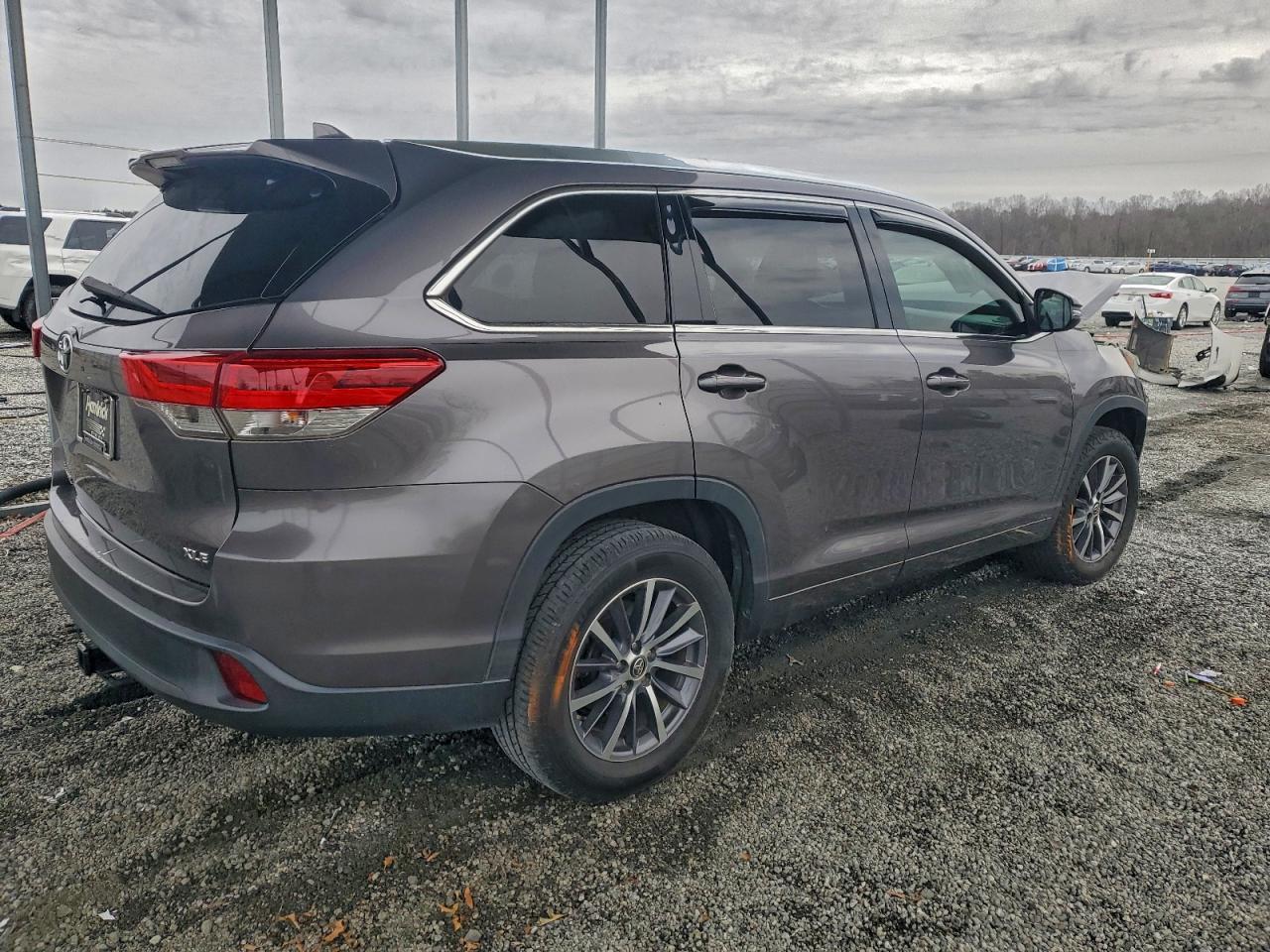 2017 TOYOTA HIGHLANDER