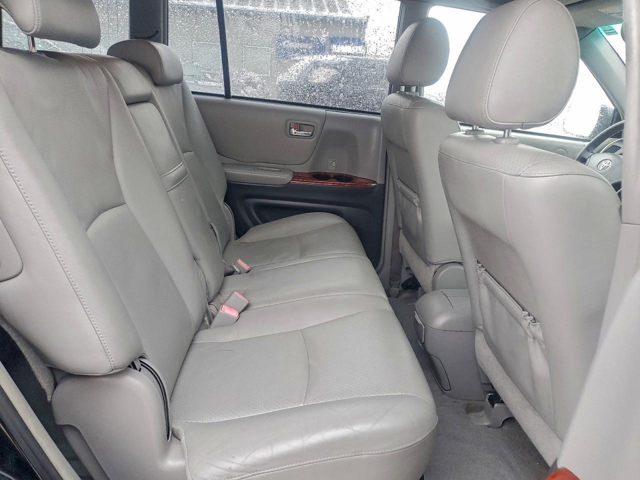 2004 TOYOTA HIGHLANDER