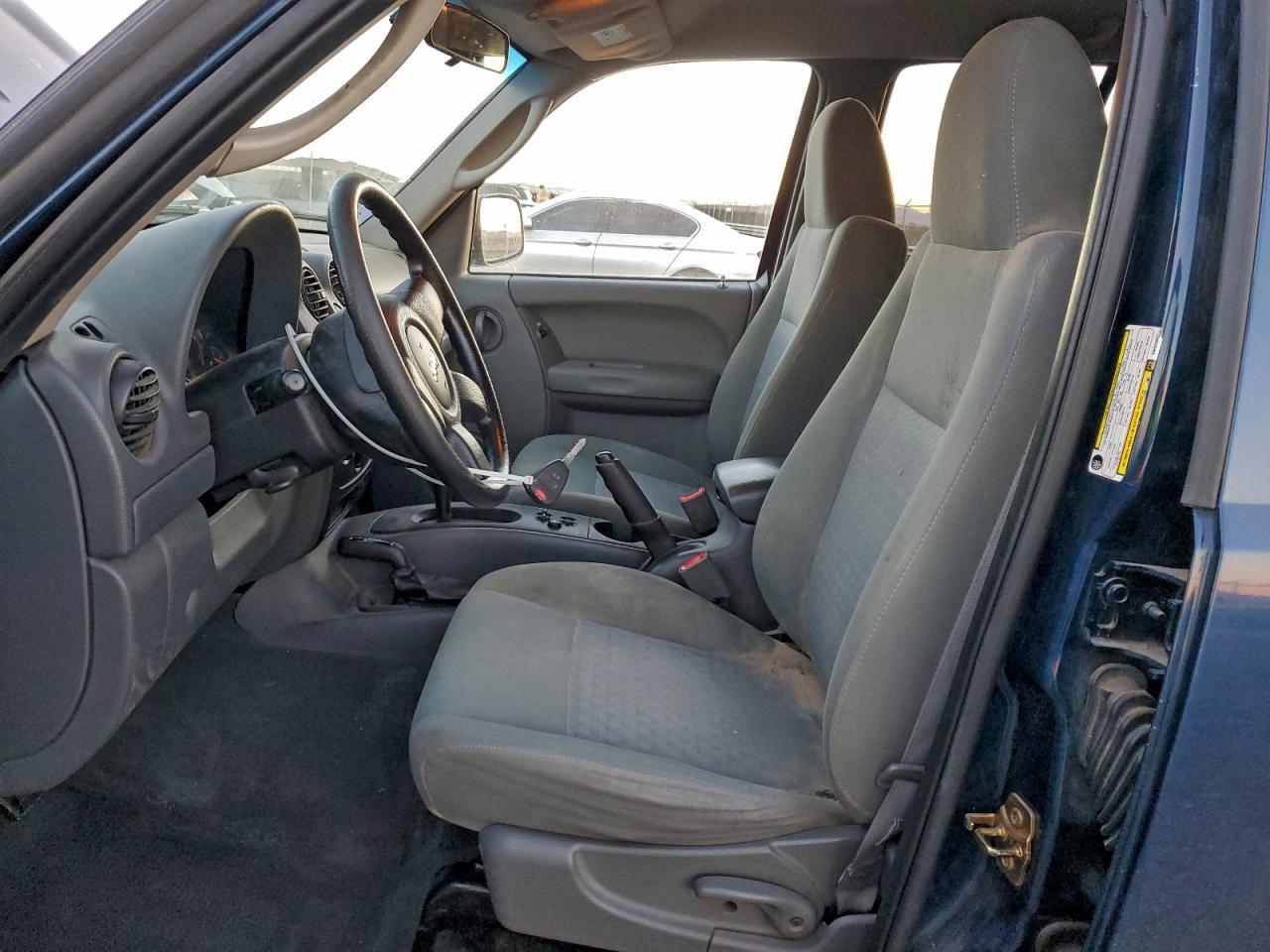 2005 JEEP Liberty