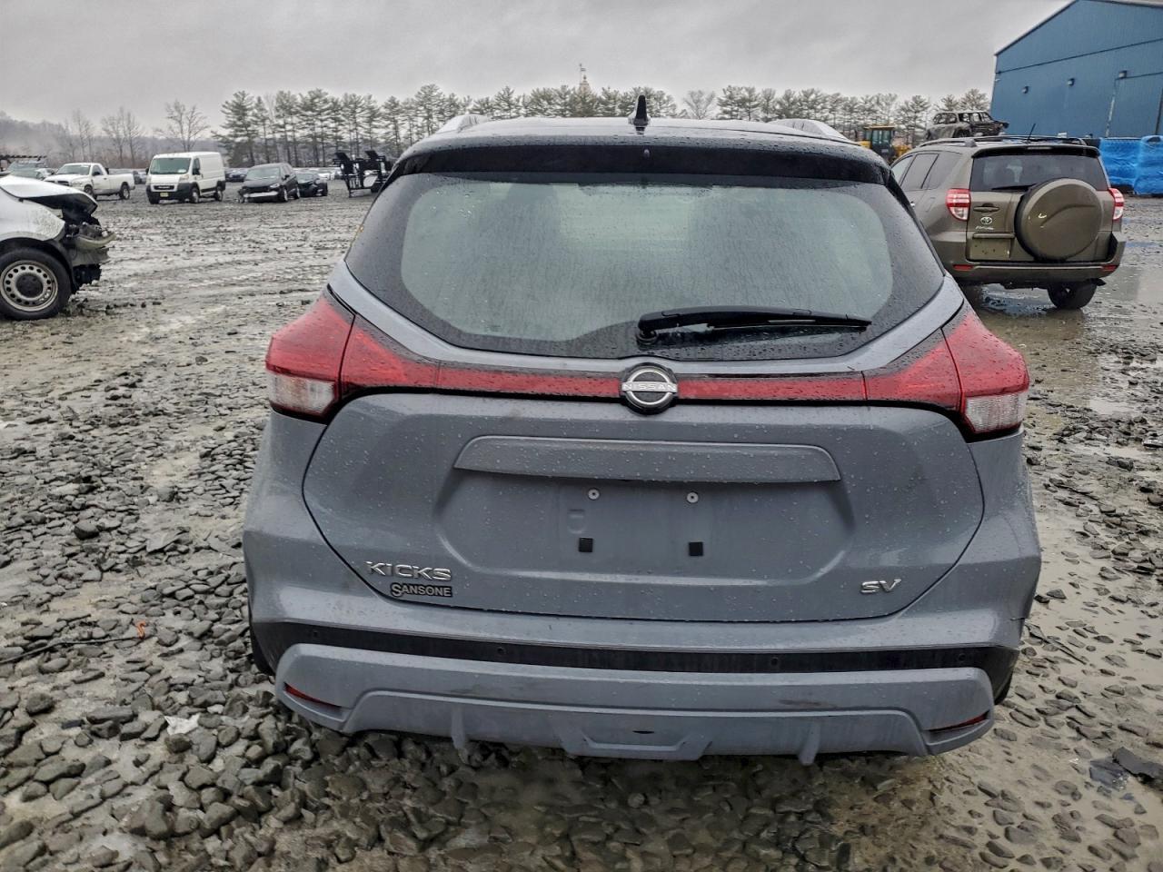2023 NISSAN KICKS