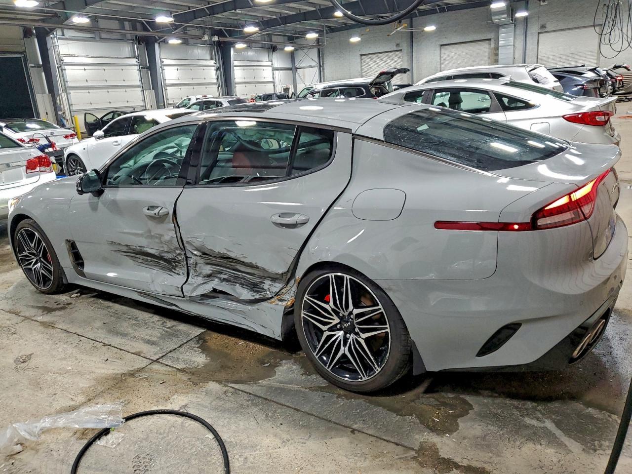 2023 KIA Stinger