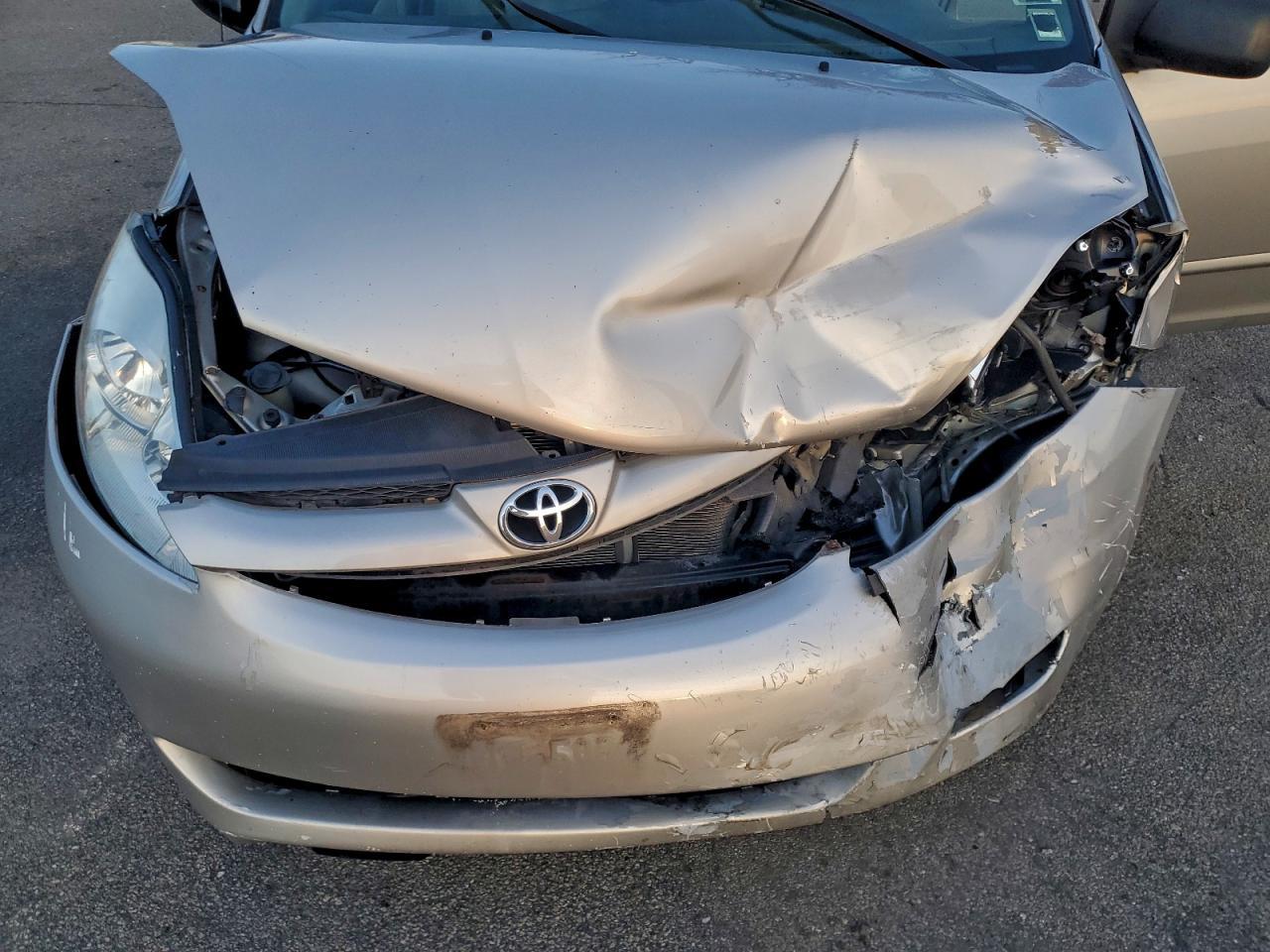 2007 TOYOTA SIENNA