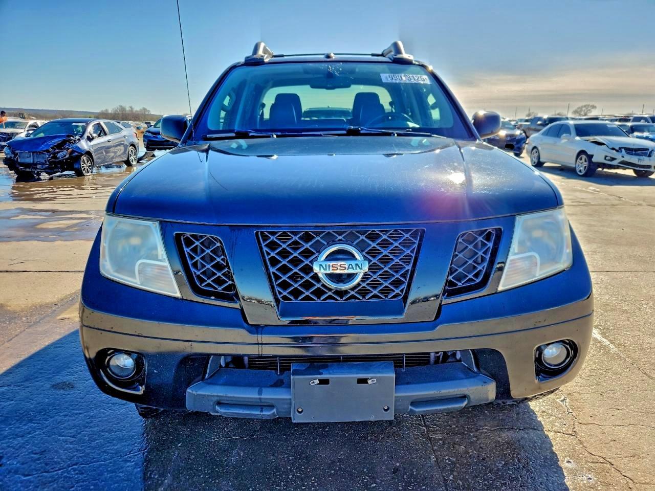 2012 NISSAN Frontier