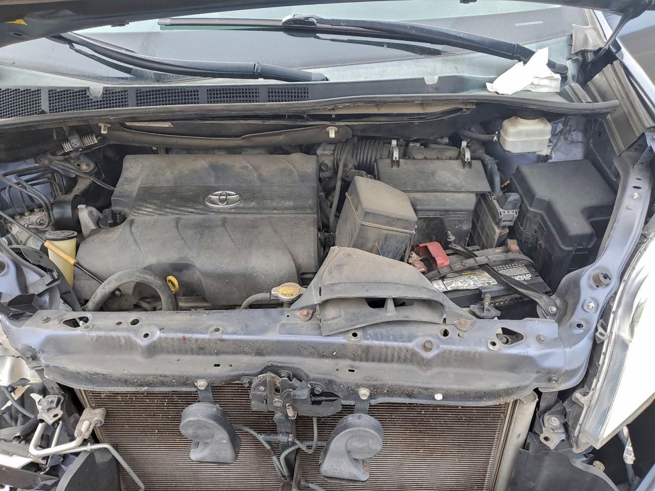 2014 TOYOTA SIENNA