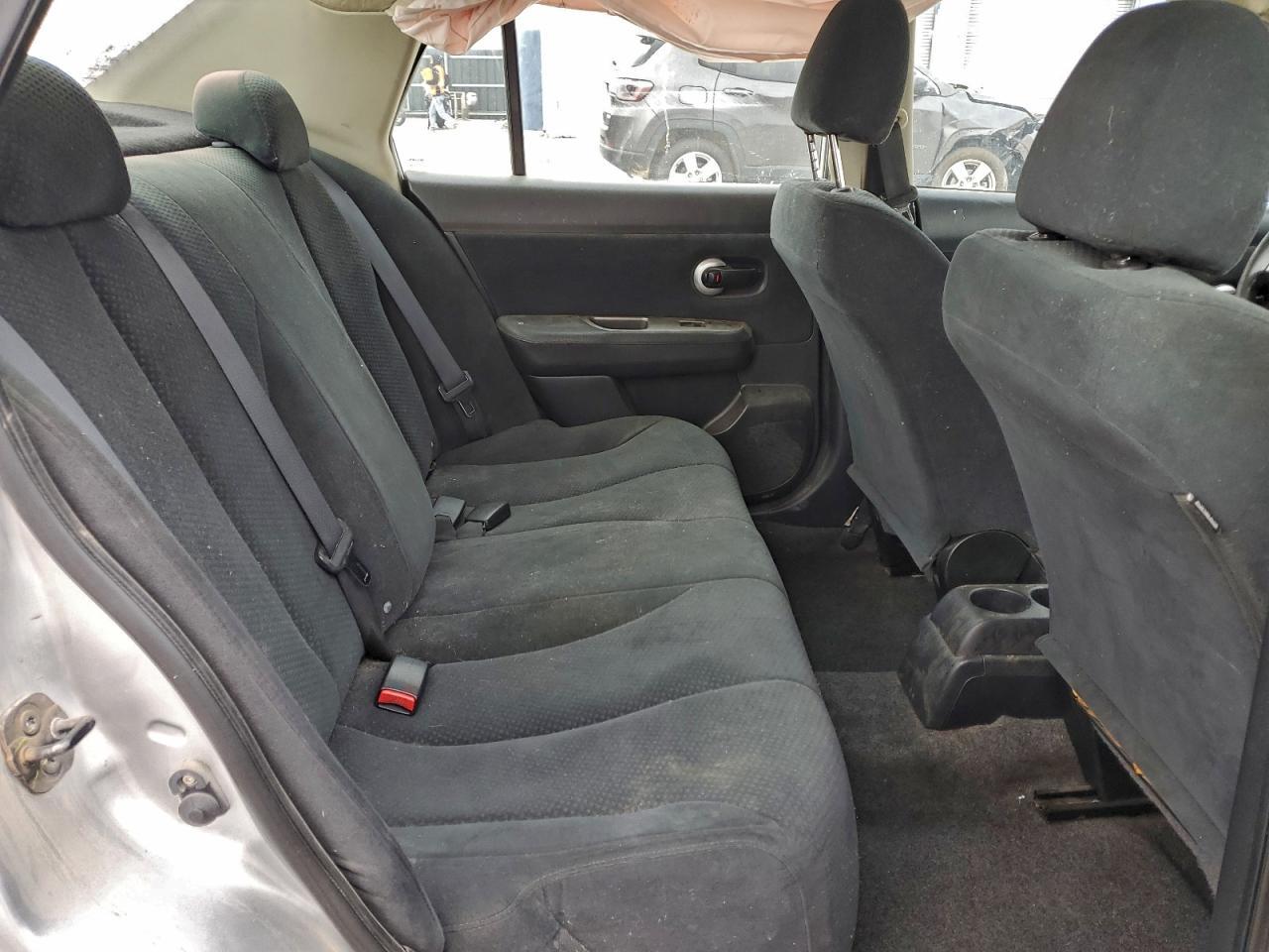 2011 NISSAN VERSA