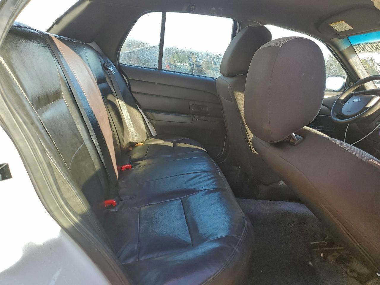 2011 FORD Crown Victoria