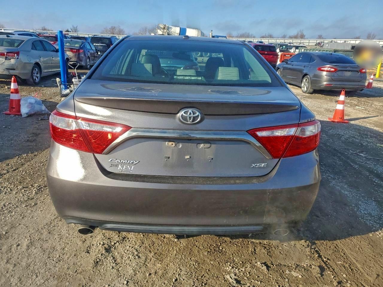 2016 TOYOTA CAMRY