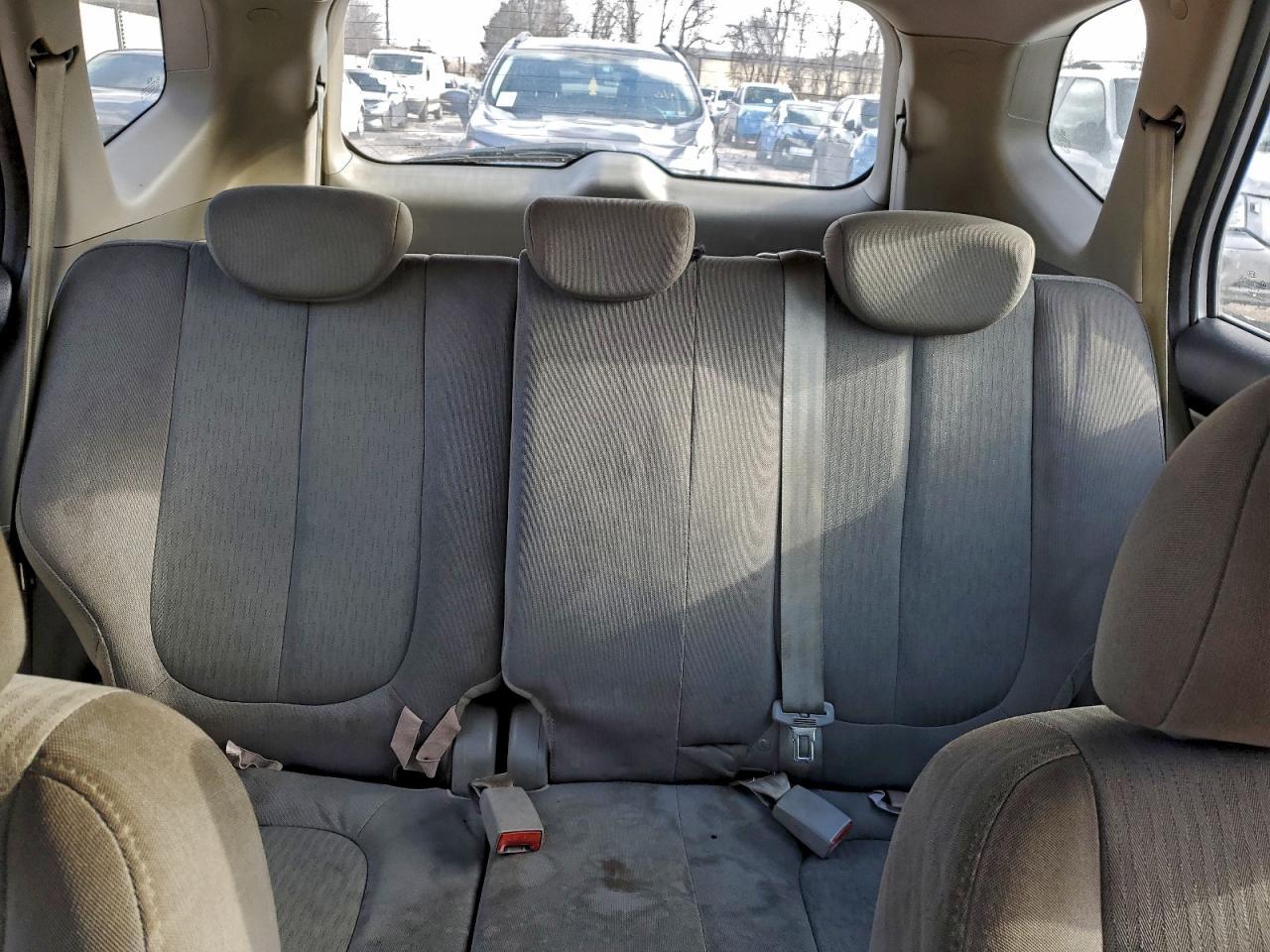 2009 KIA RONDO
