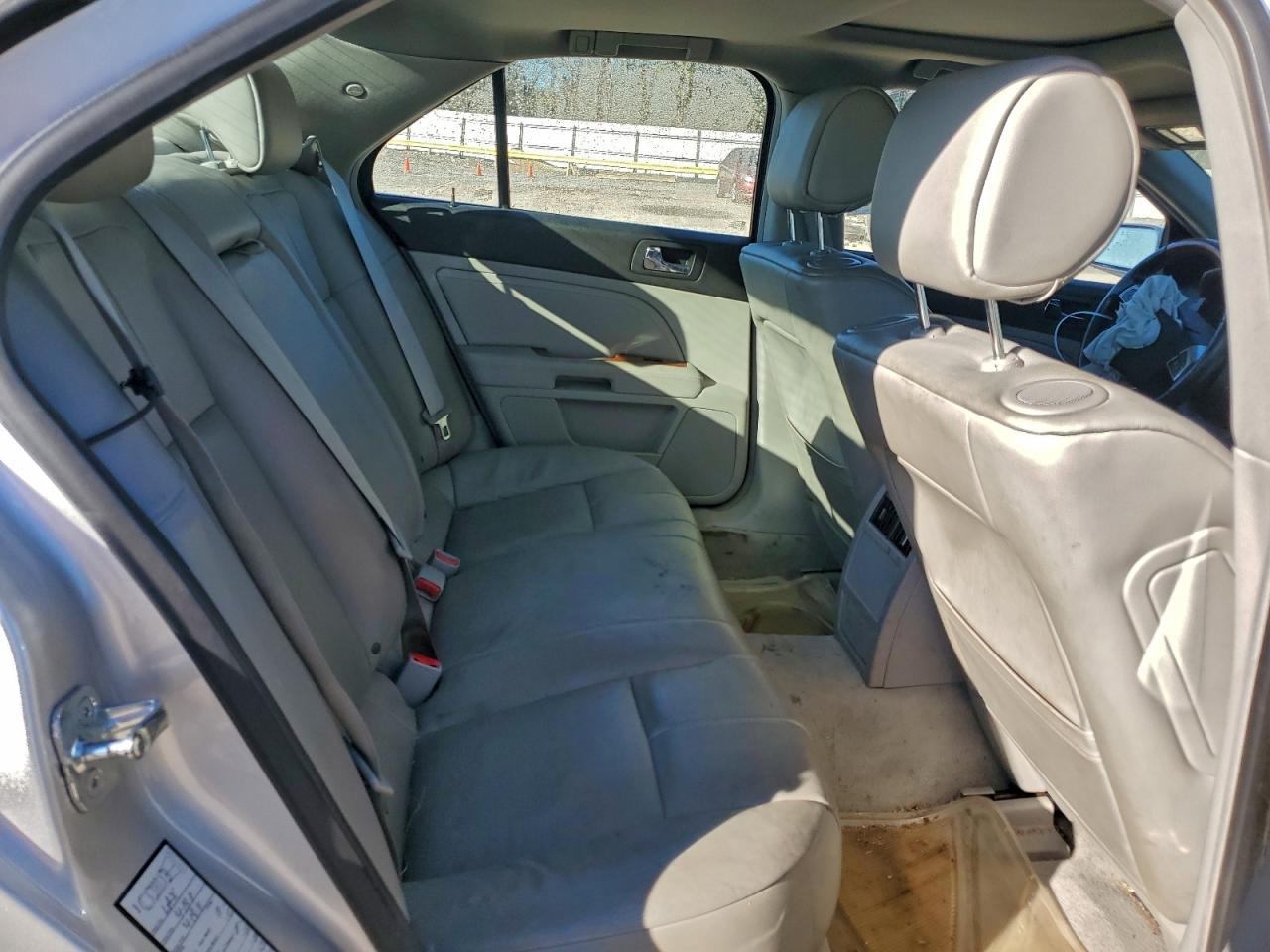 2011 CADILLAC STS
