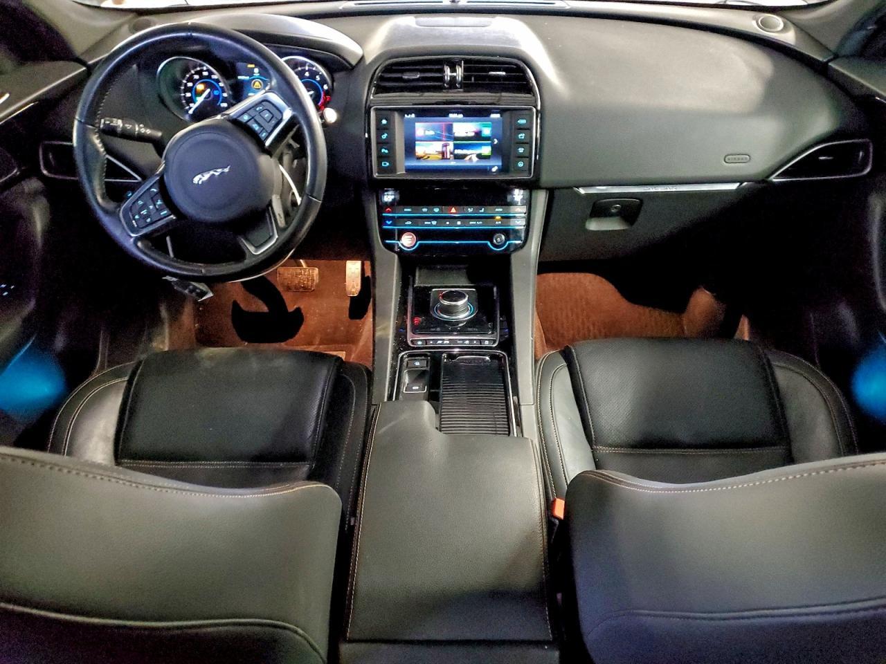 2018 JAGUAR F-Pace