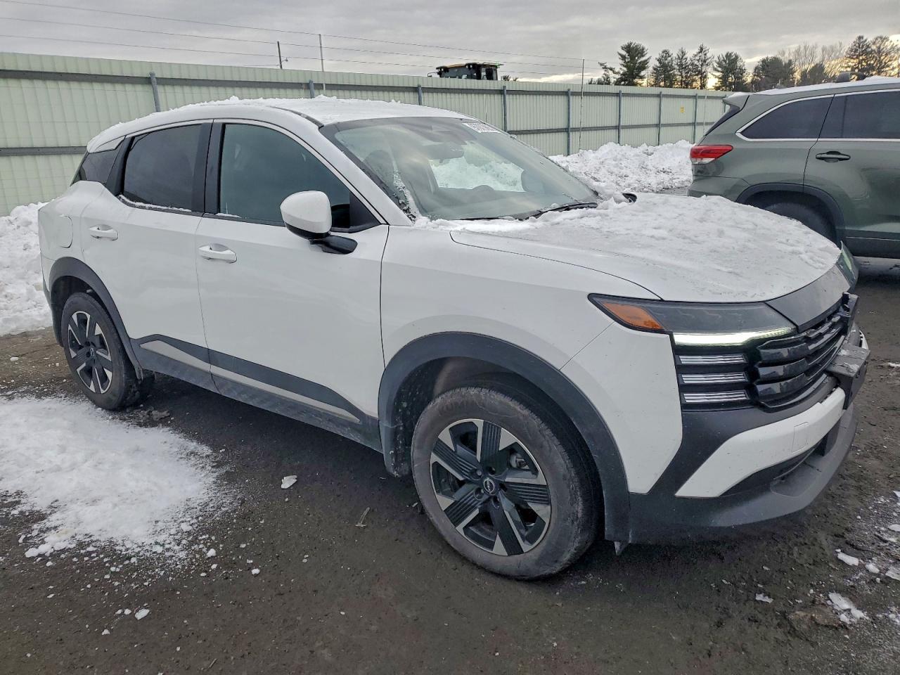 2025 NISSAN KICKS