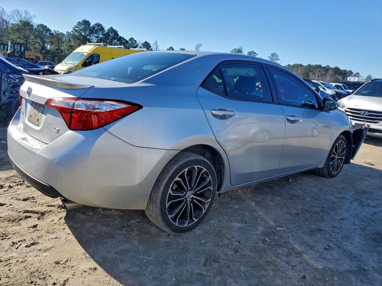 2015 TOYOTA COROLLA