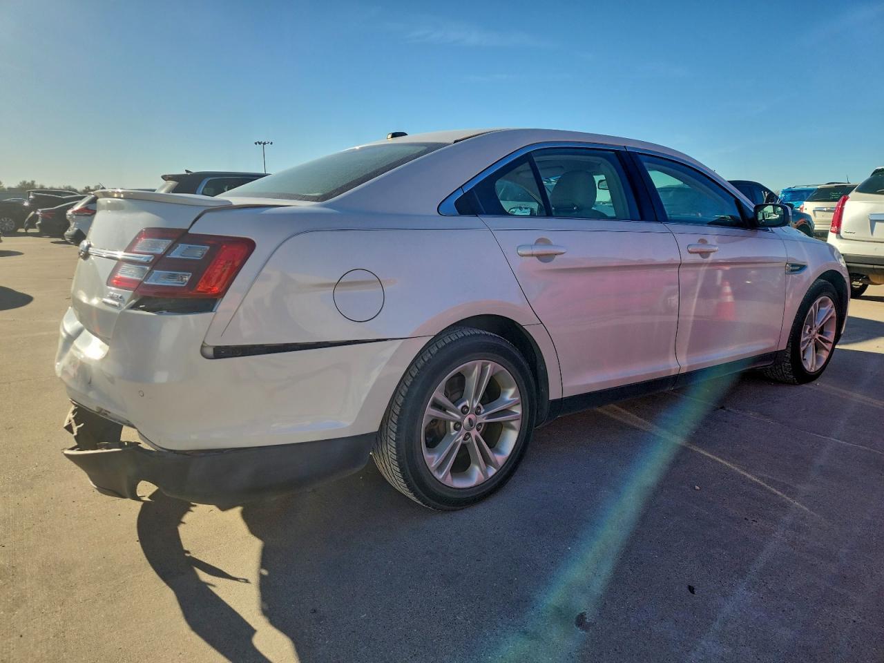 2013 FORD Taurus