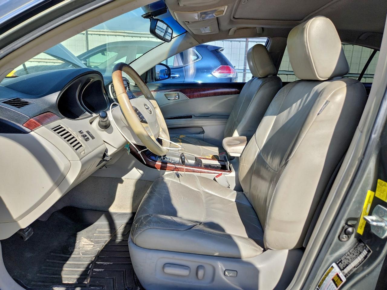 2011 TOYOTA Avalon