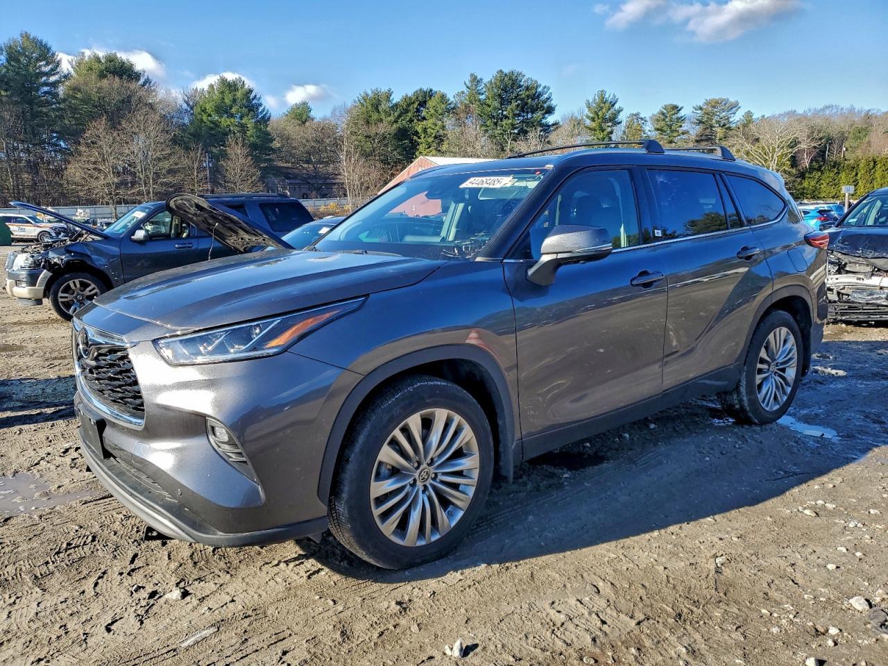 2023 TOYOTA HIGHLANDER