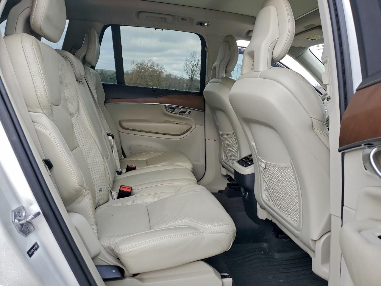 2017 VOLVO XC90
