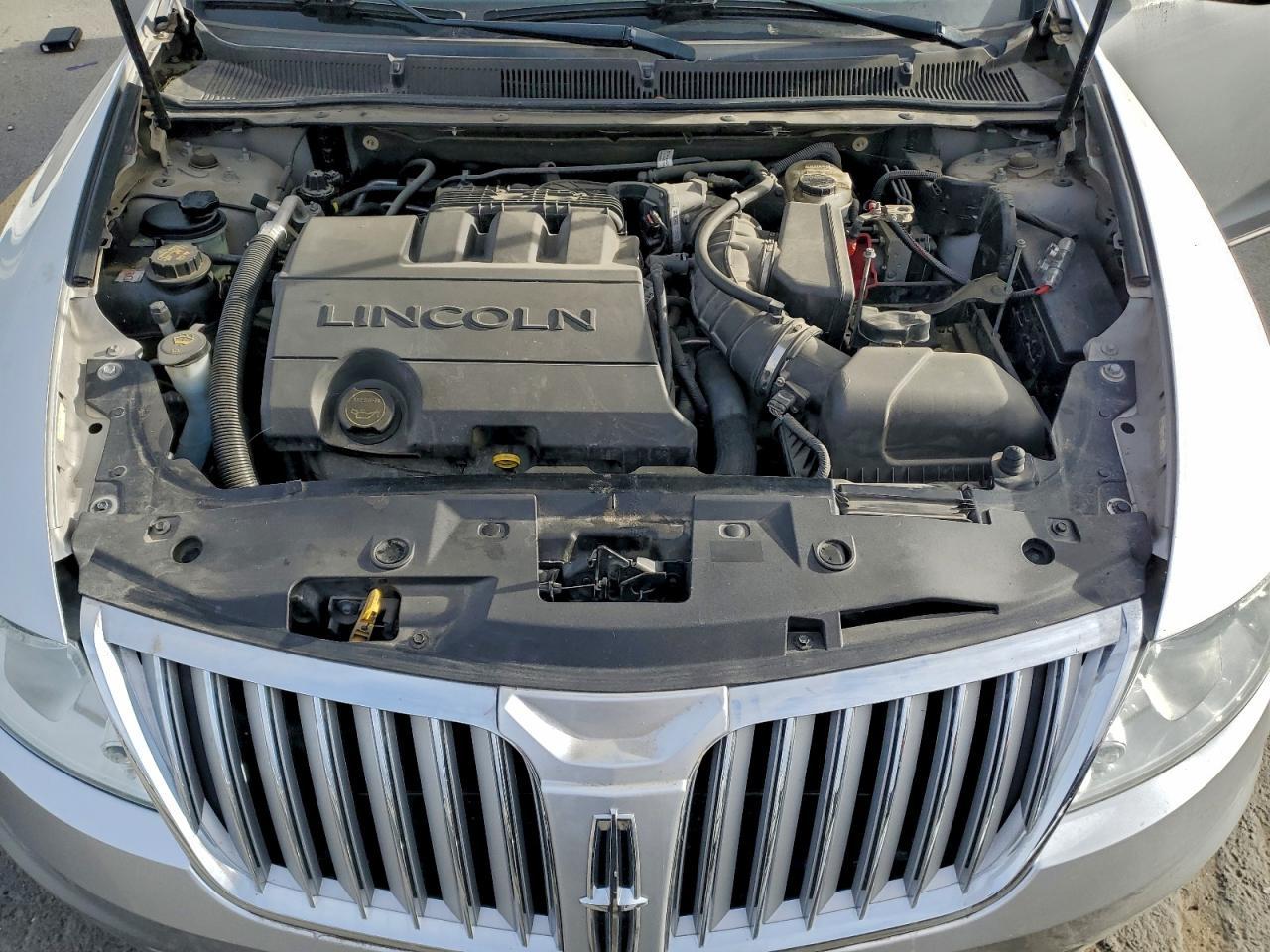 2010 LINCOLN MKS