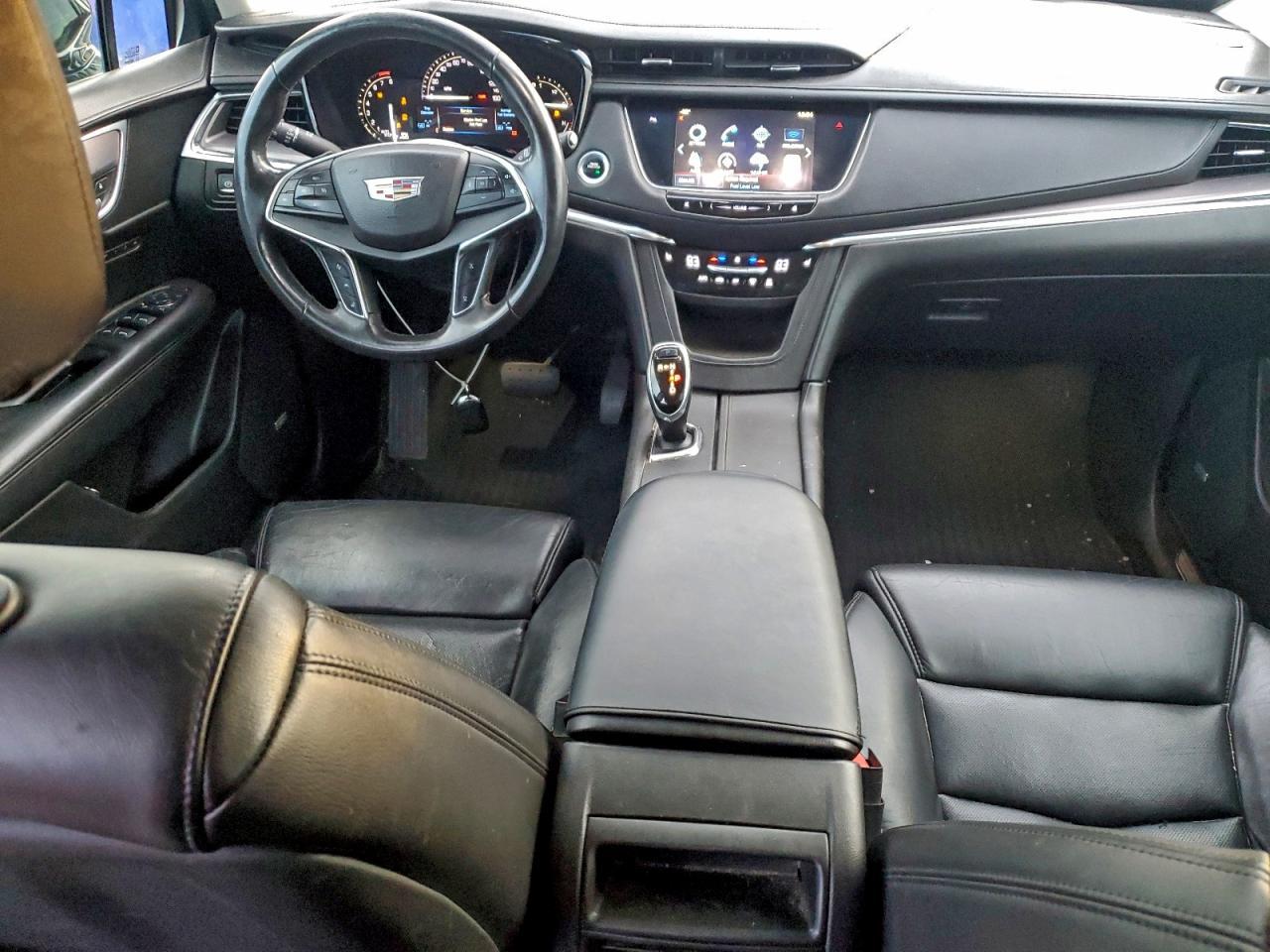 2017 CADILLAC XT5