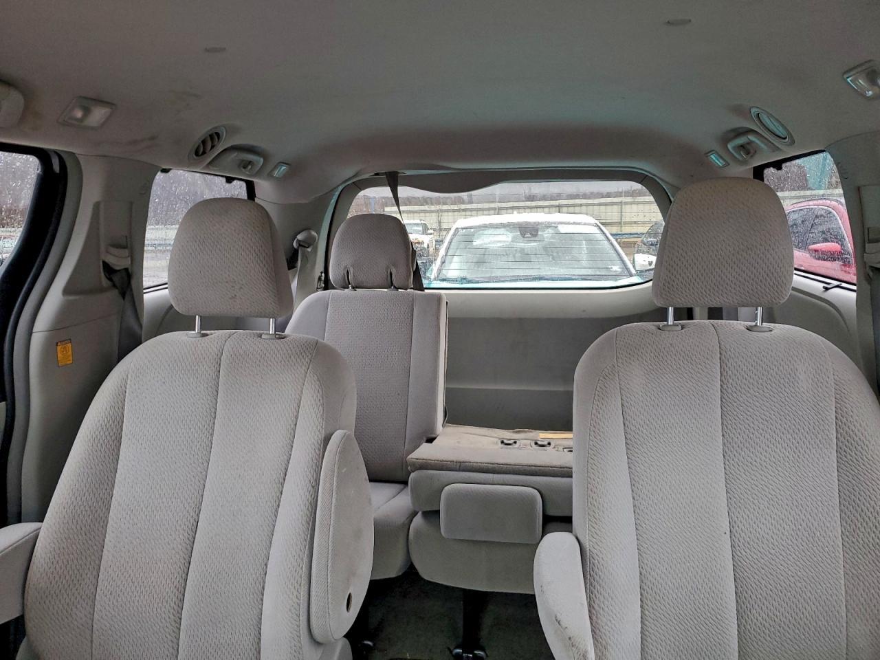 2012 TOYOTA SIENNA