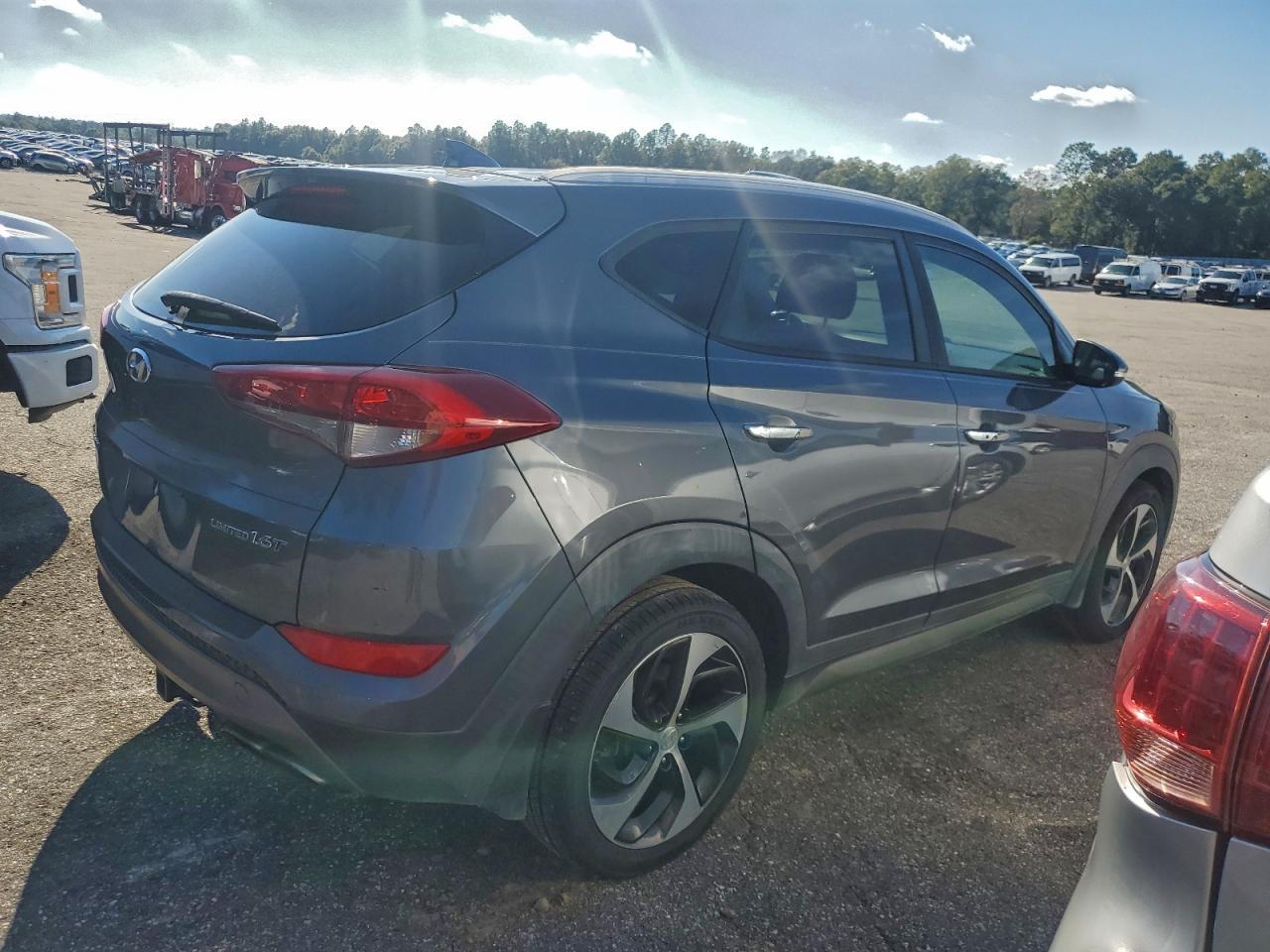 2016 HYUNDAI TUCSON