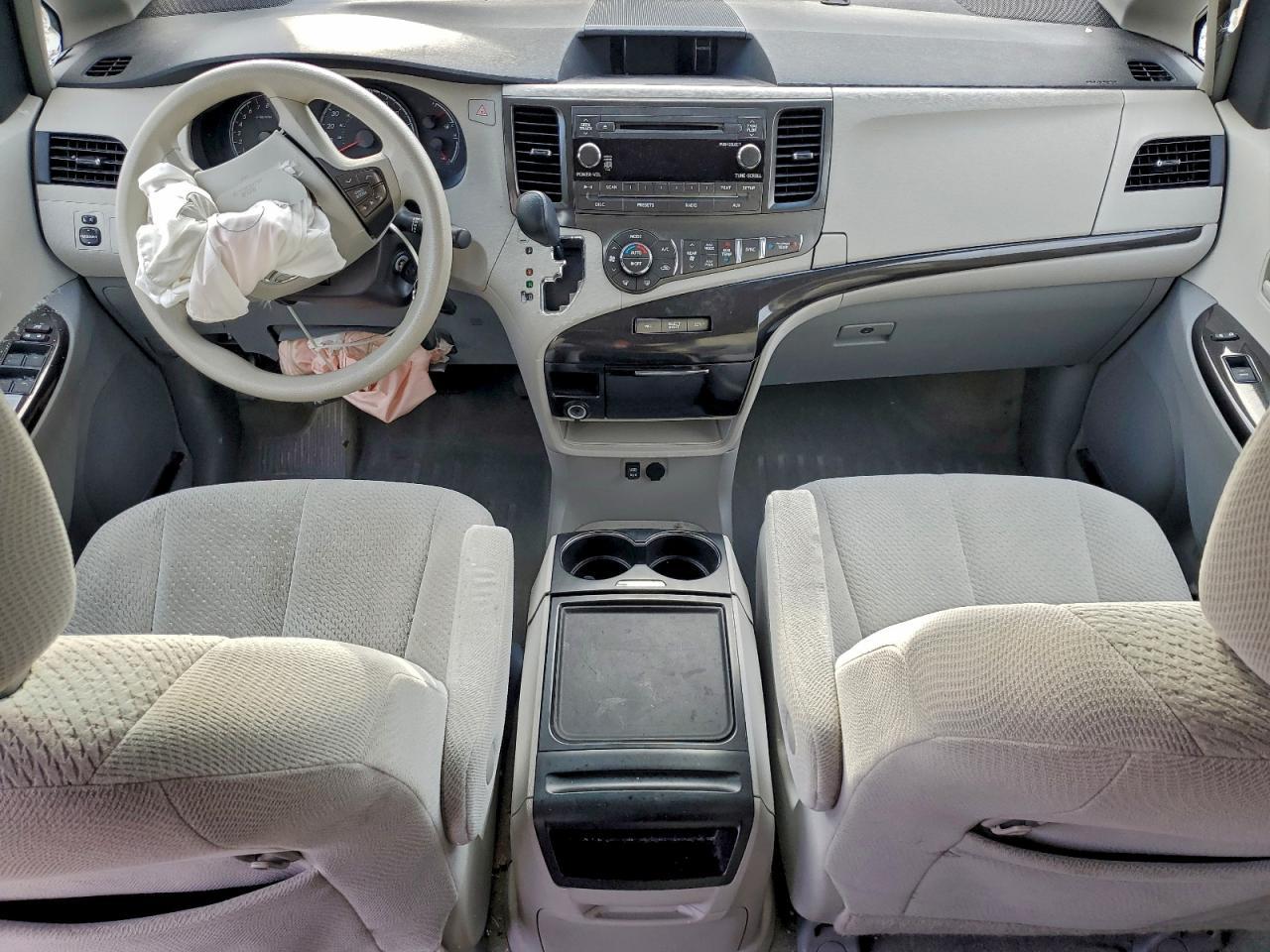 2014 TOYOTA SIENNA