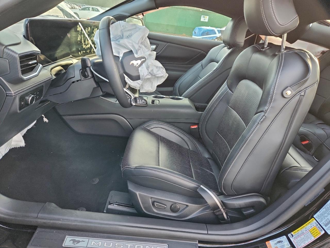 2025 FORD MUSTANG