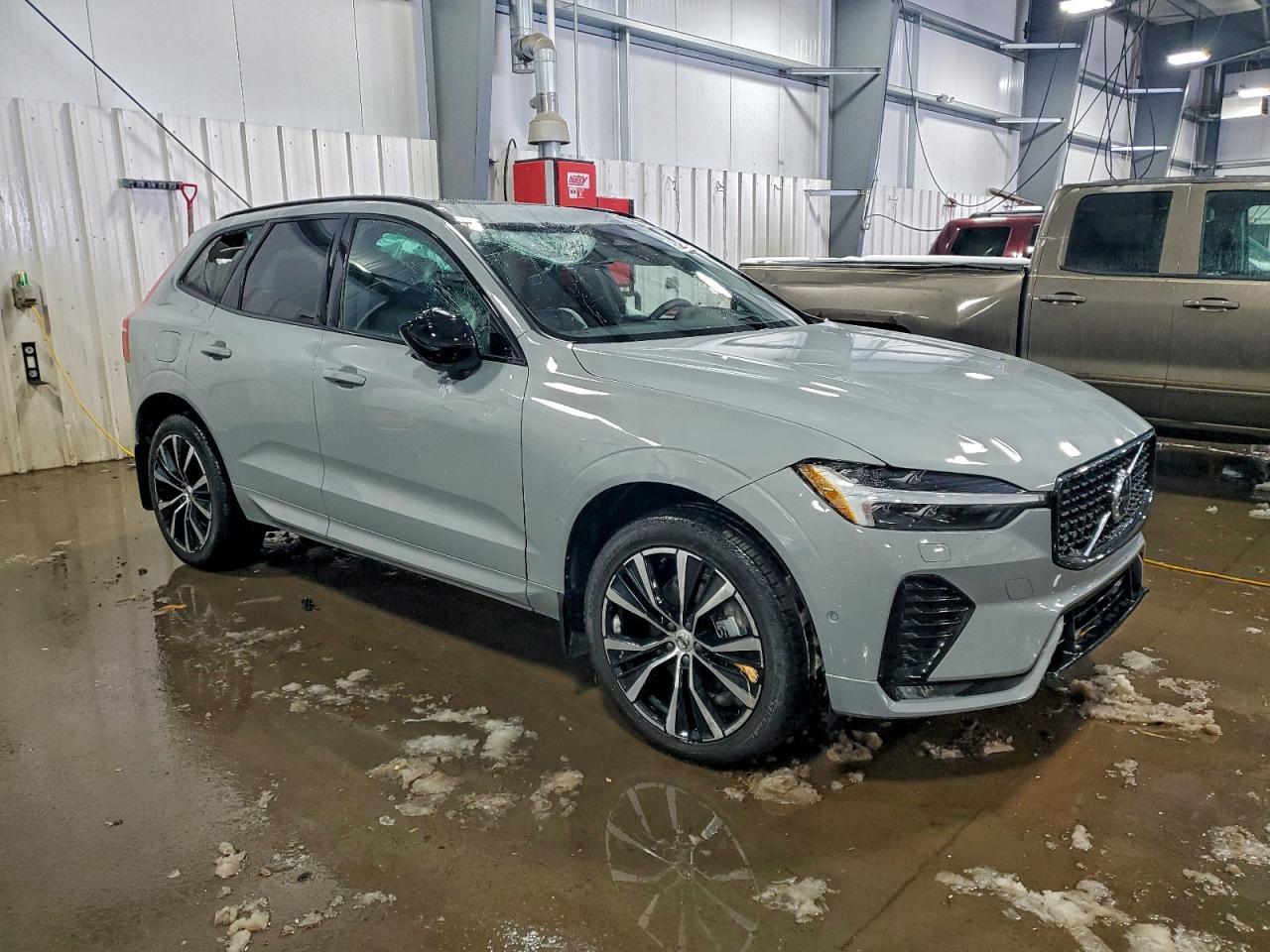 2024 VOLVO XC60