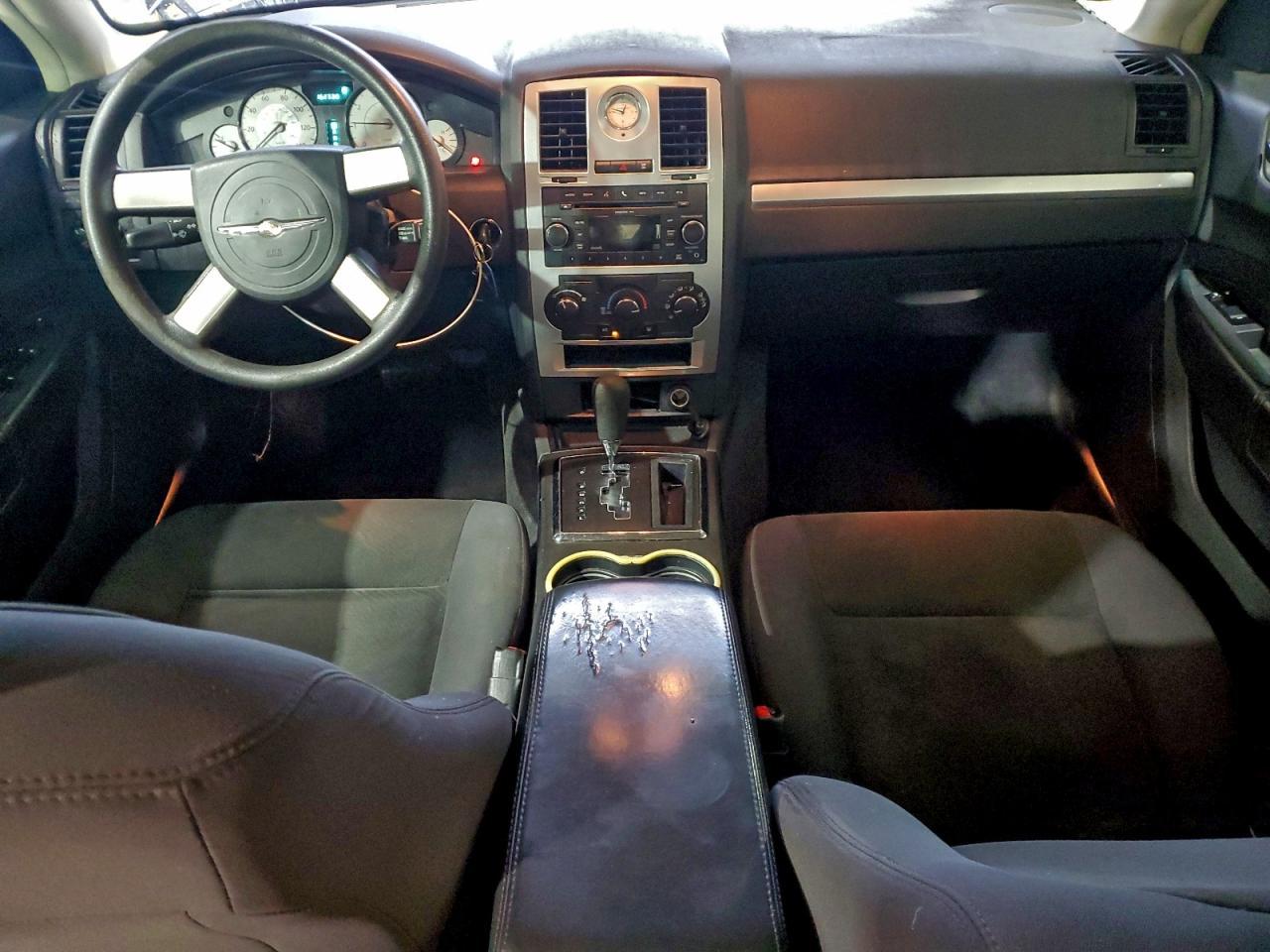 2010 CHRYSLER 300