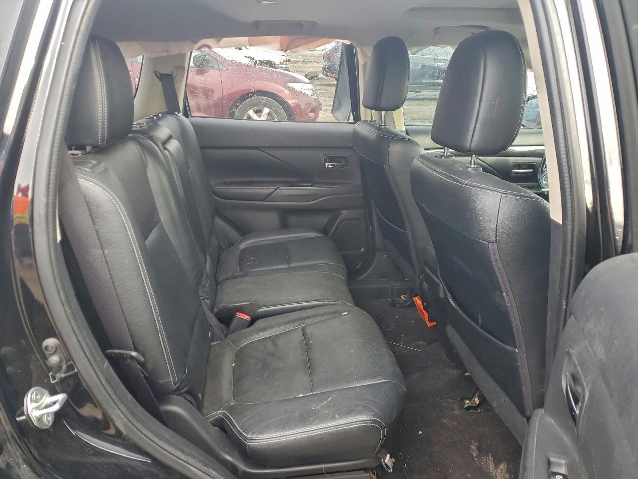 2016 MITSUBISHI outlander