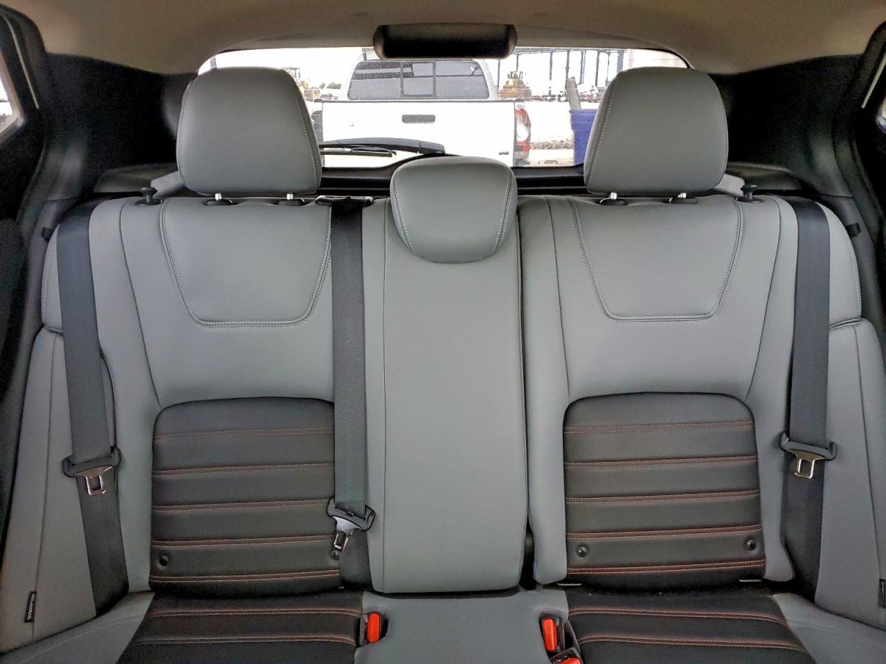 2023 NISSAN KICKS