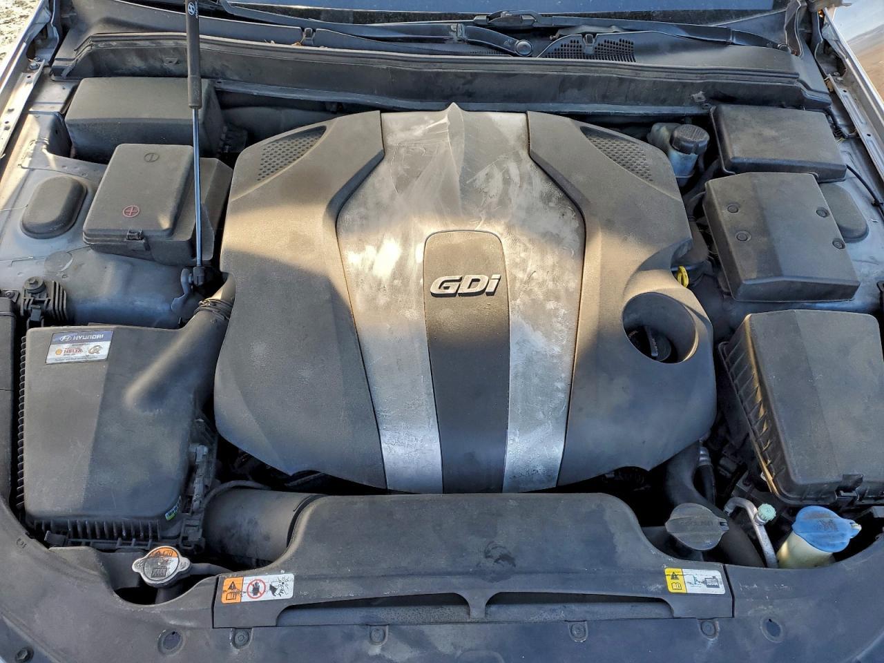 2013 HYUNDAI GENESIS