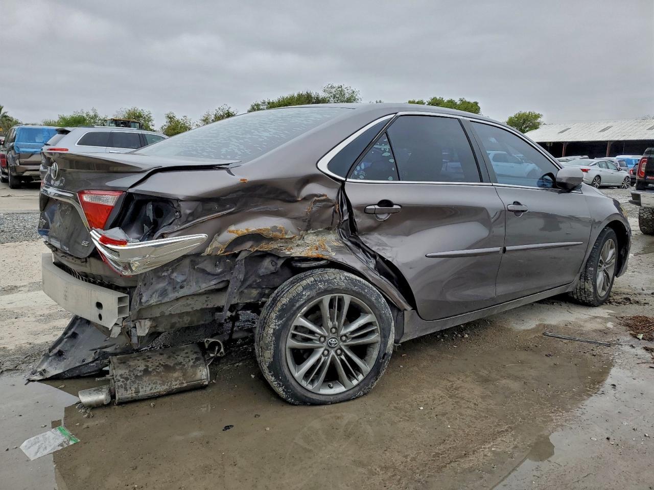 2016 TOYOTA CAMRY