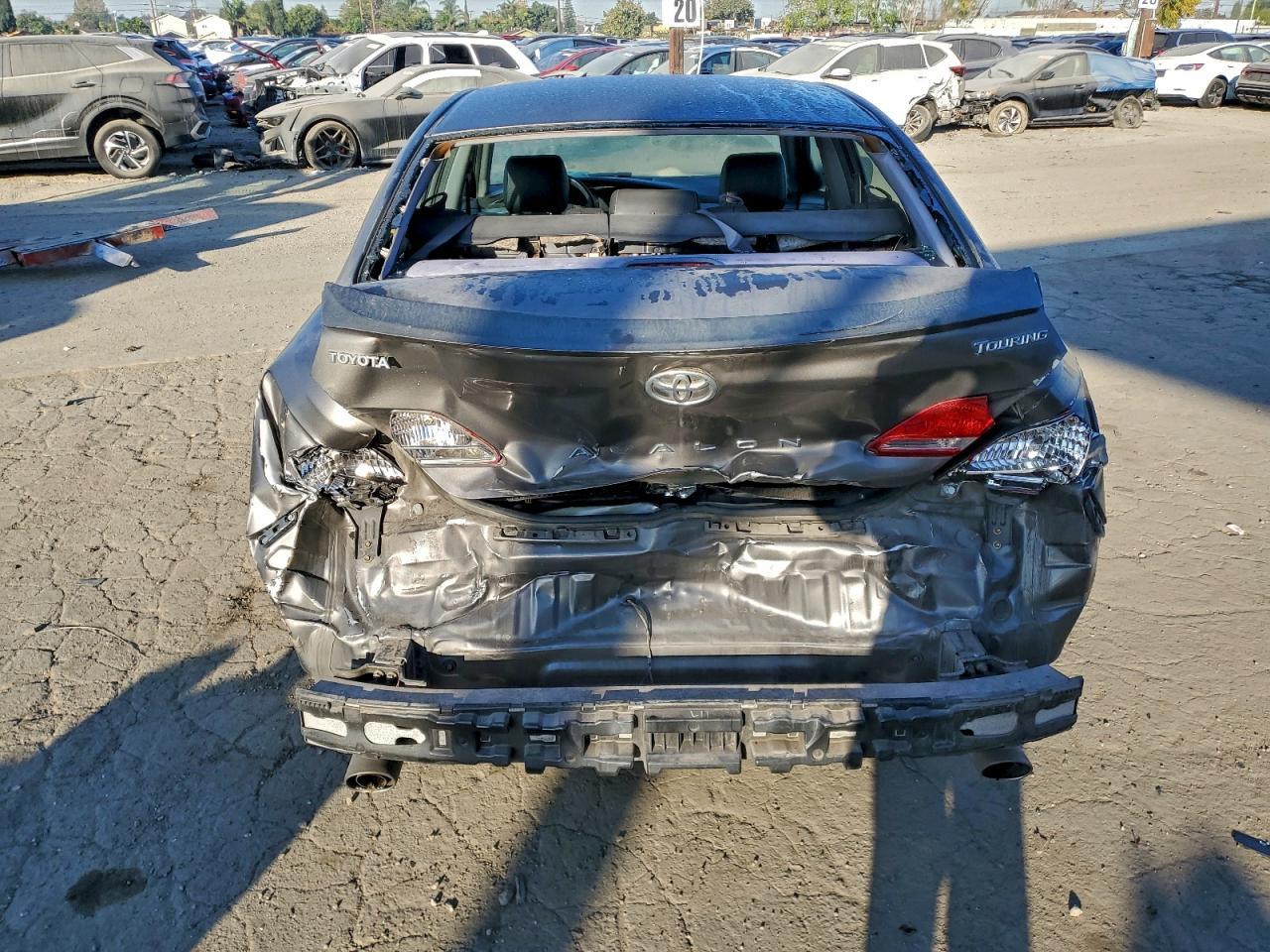 2005 TOYOTA Avalon