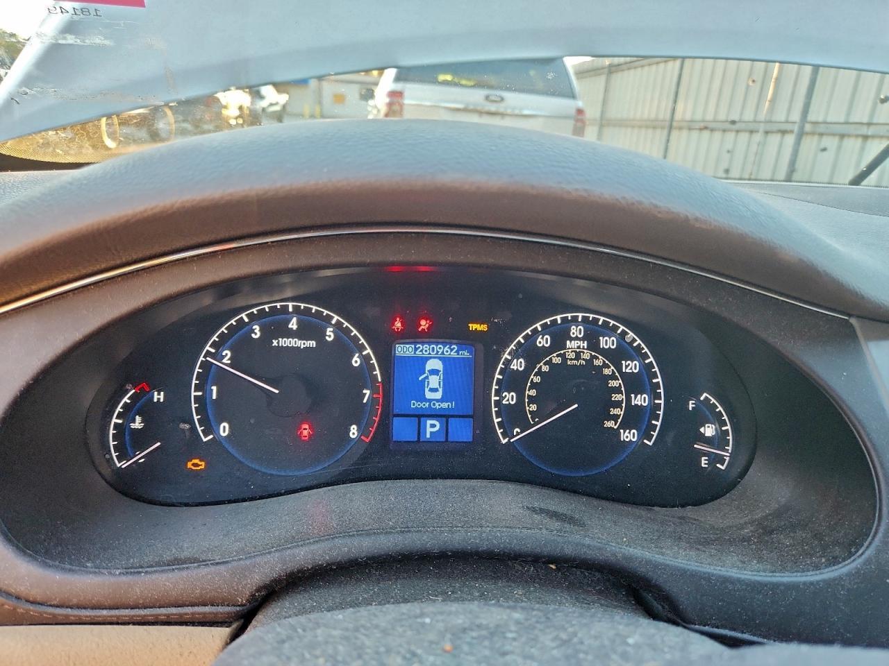 2011 HYUNDAI GENESIS
