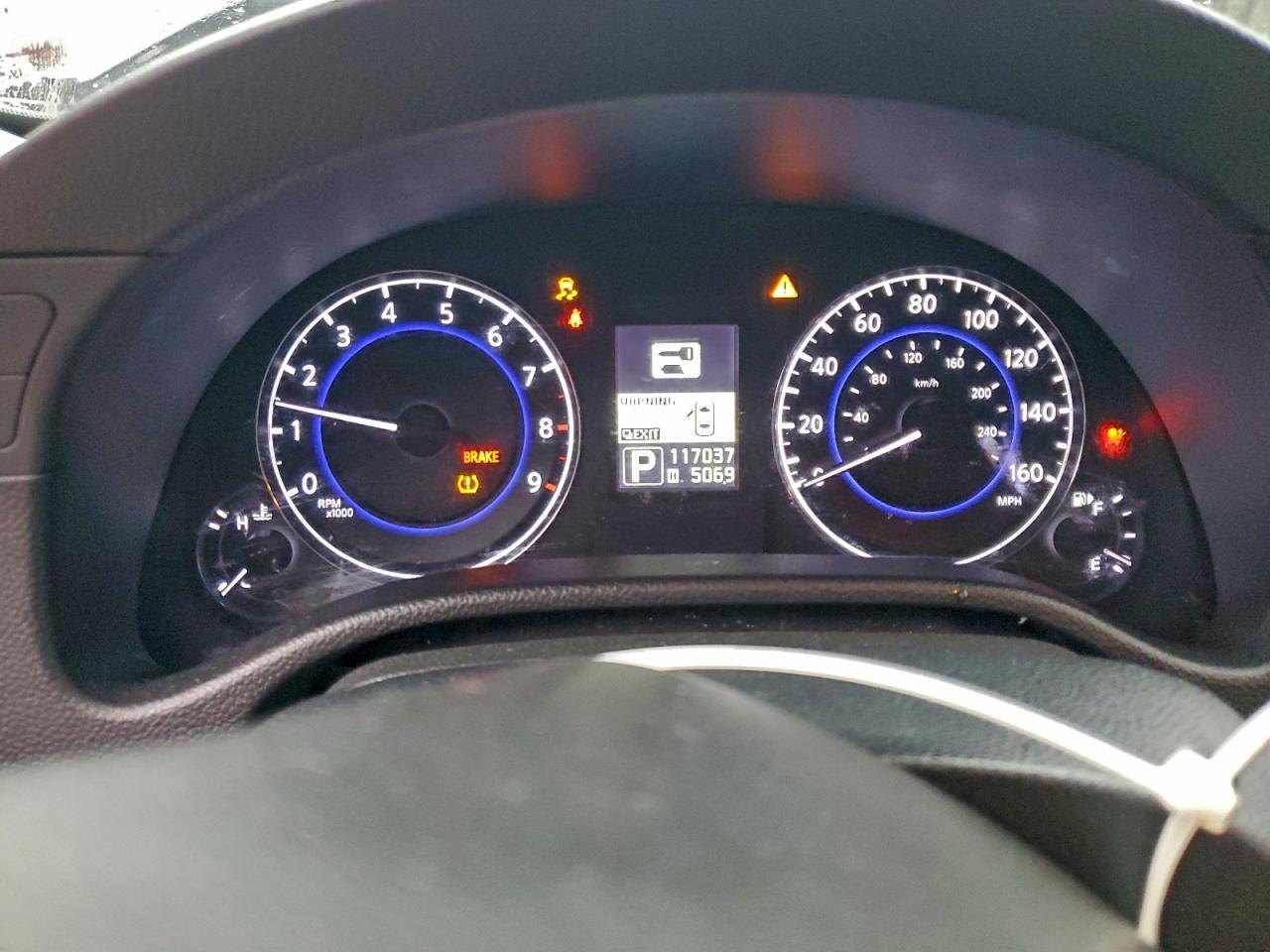 2011 INFINITI G37