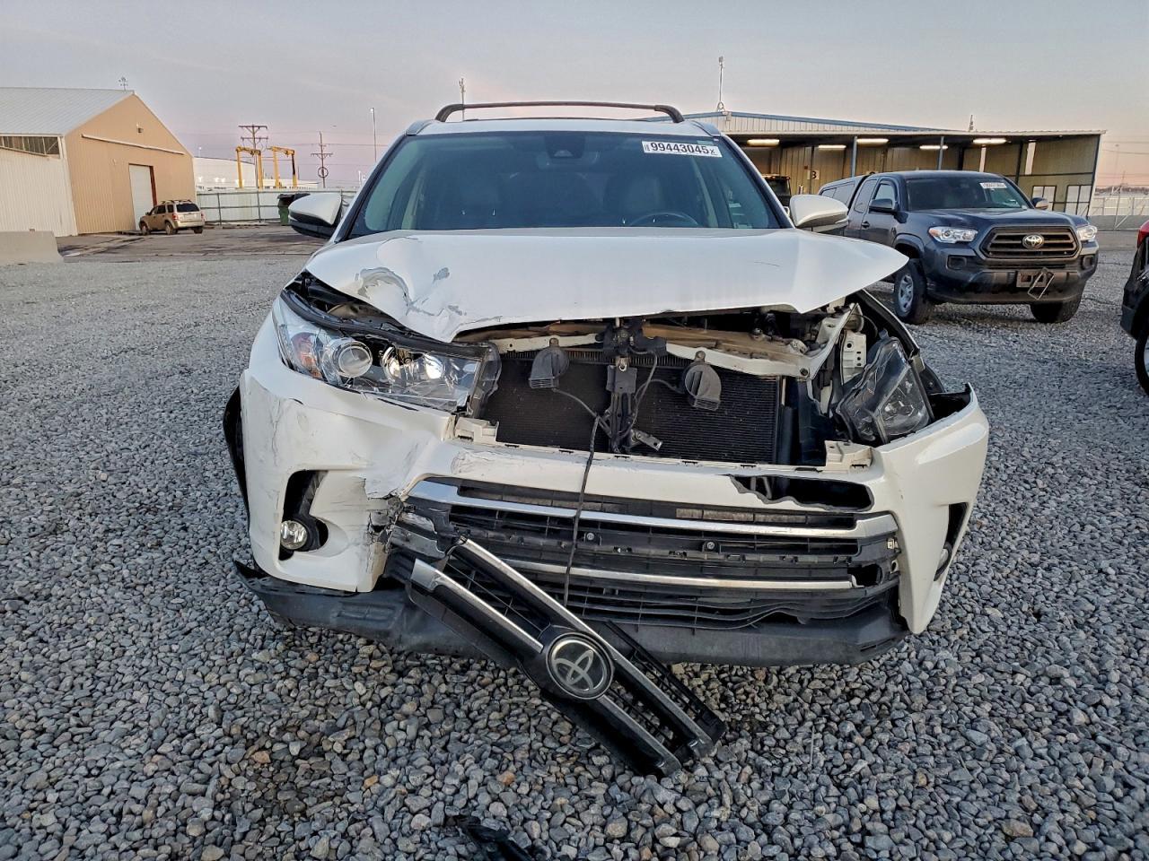 2017 TOYOTA HIGHLANDER