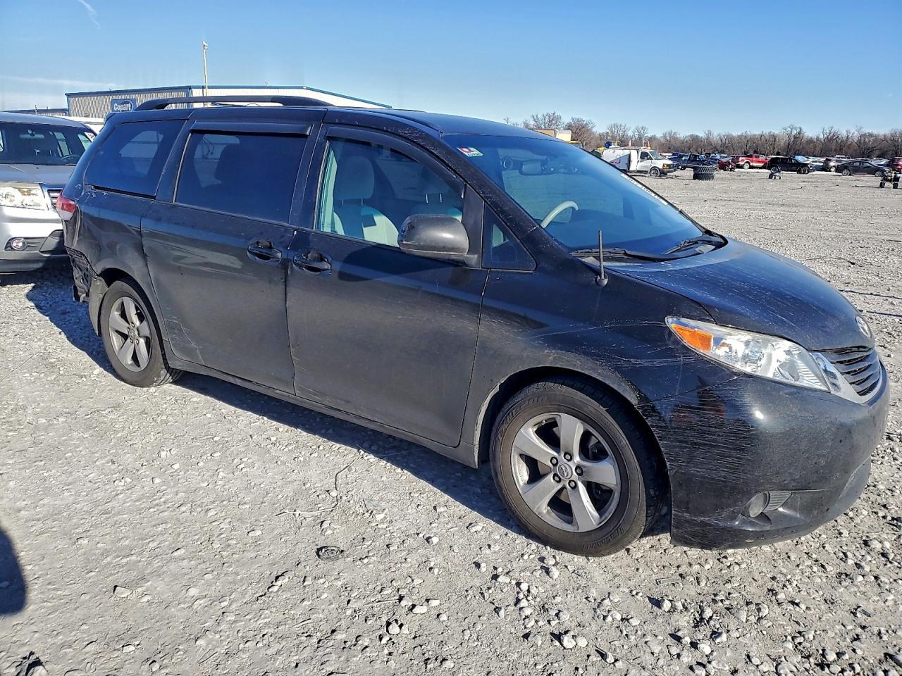 2013 TOYOTA SIENNA