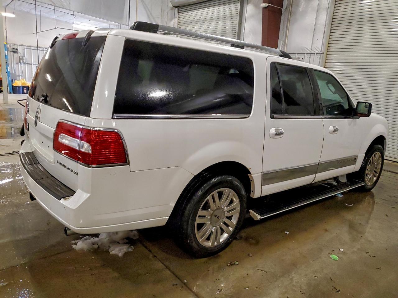 2014 LINCOLN Navigator