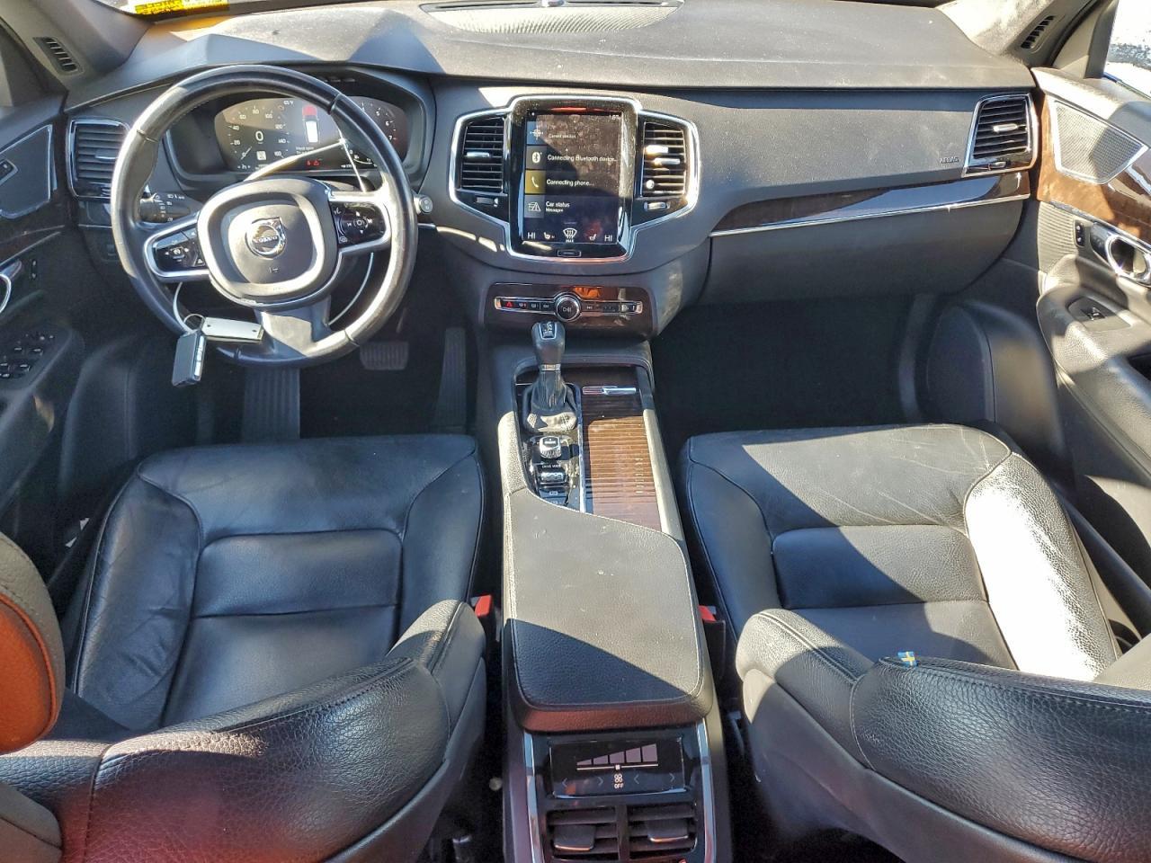2016 VOLVO XC90