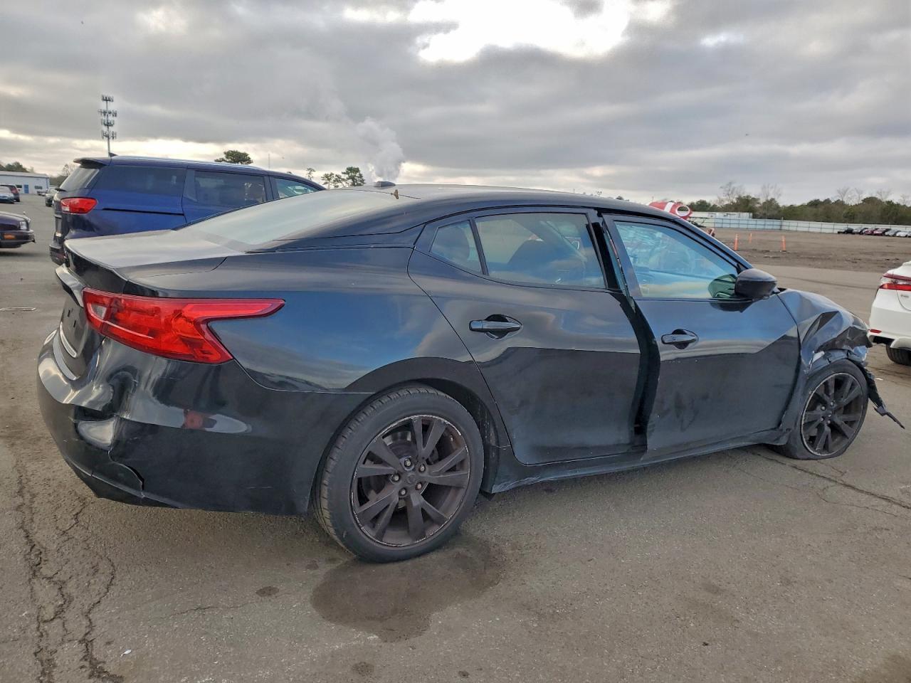 2017 NISSAN Maxima