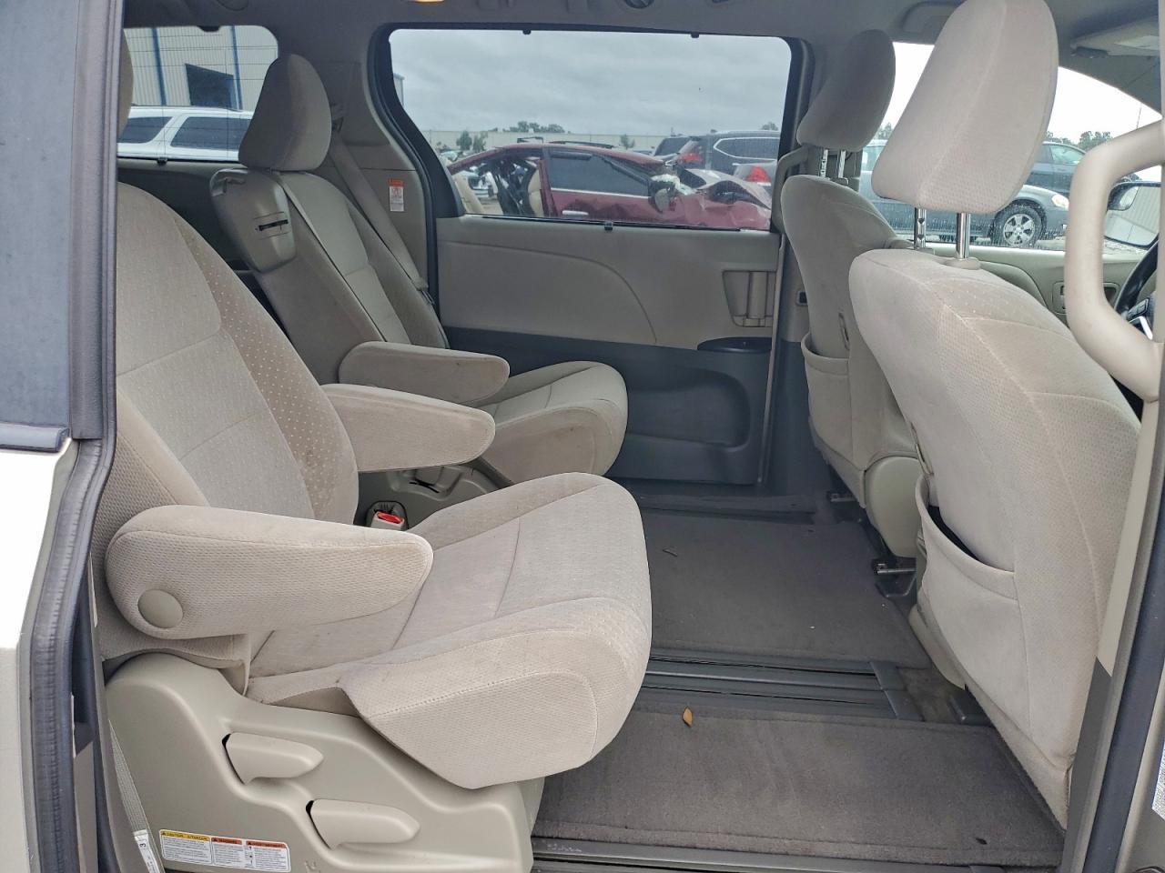 2017 TOYOTA SIENNA
